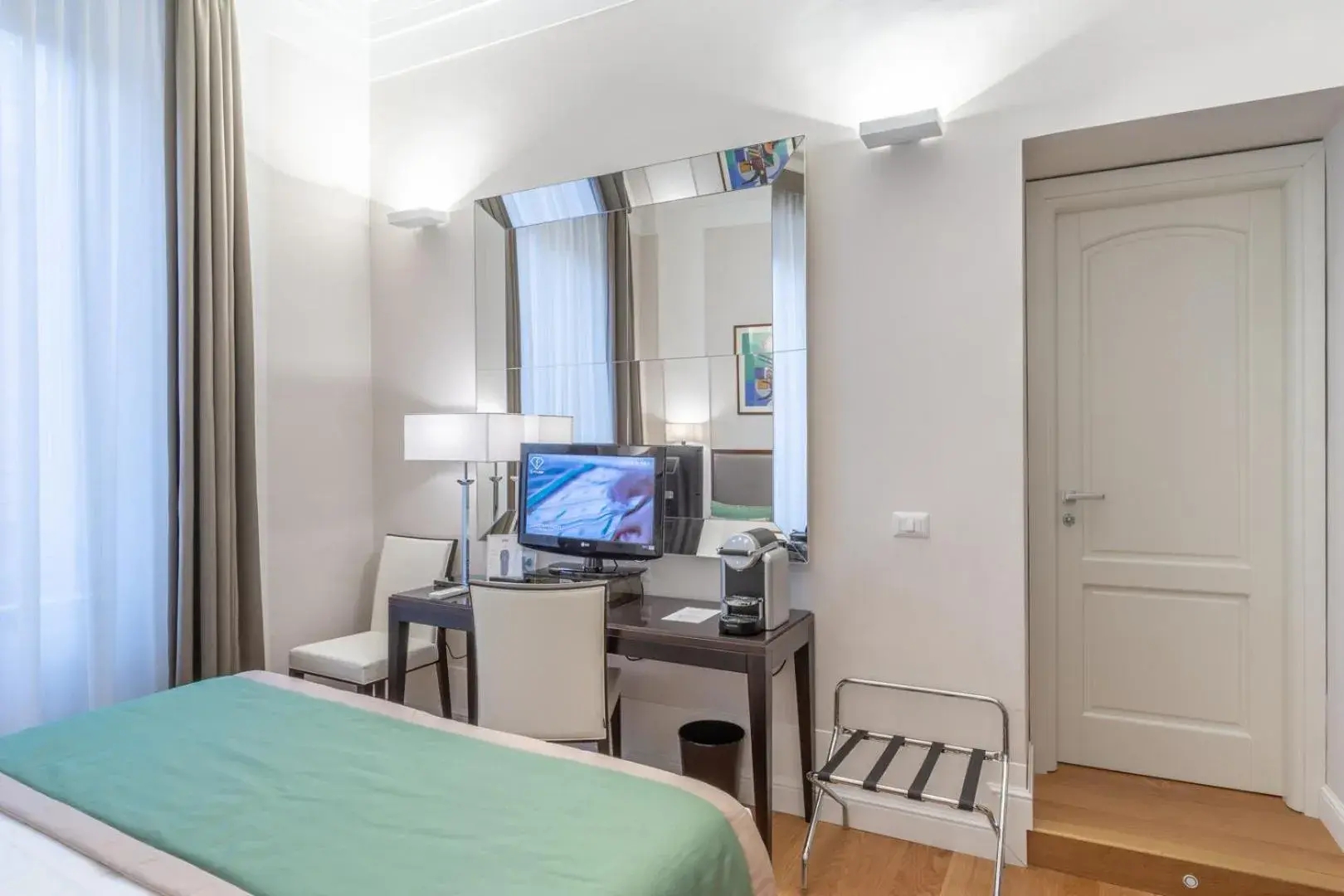 TV and multimedia, Bed in Internazionale Domus TV and multimedia, Bed in Internazionale Domus