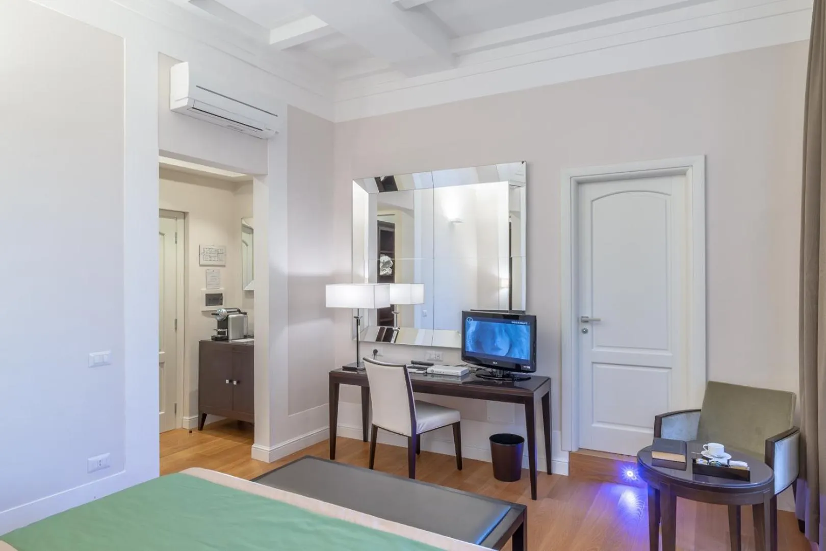 TV and multimedia, Bed in Internazionale Domus