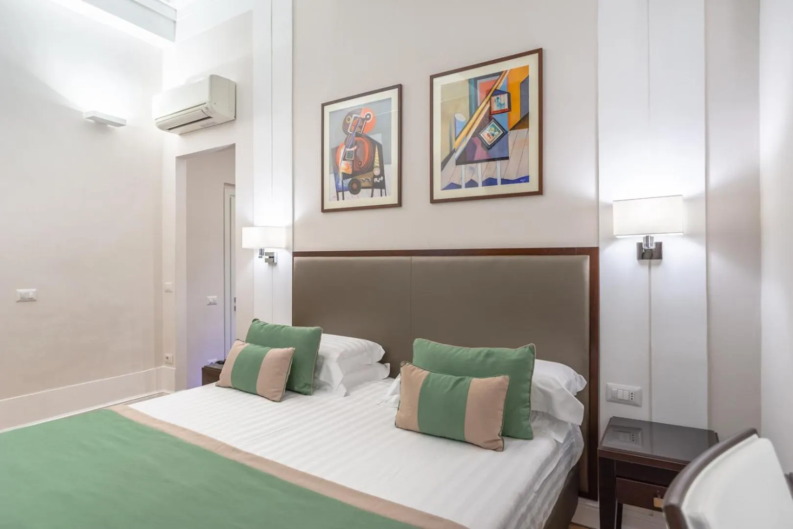 Bedroom, Bed in Internazionale Domus