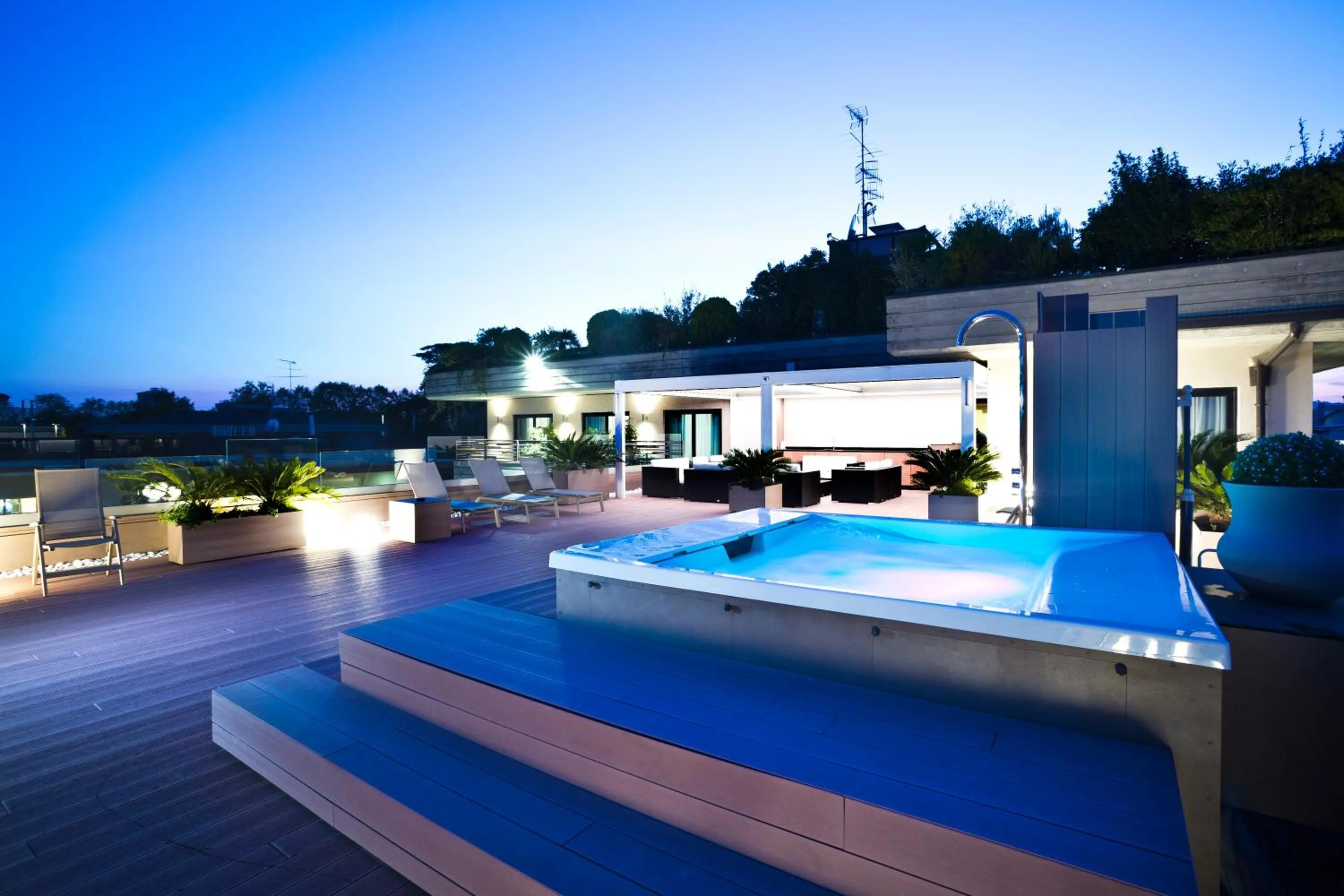 Hot Tub in Hotel Desenzano