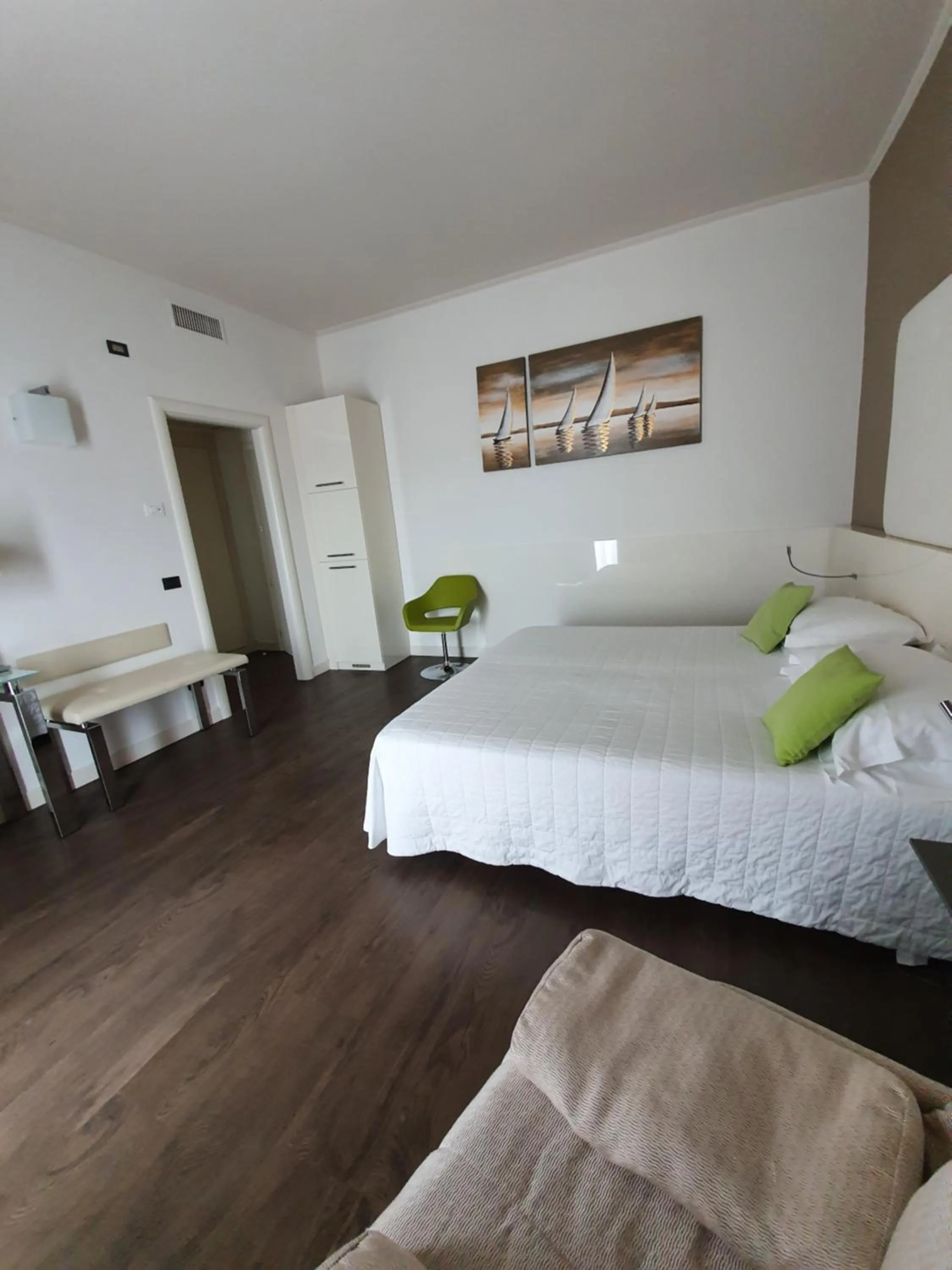 Bed in Hotel Desenzano