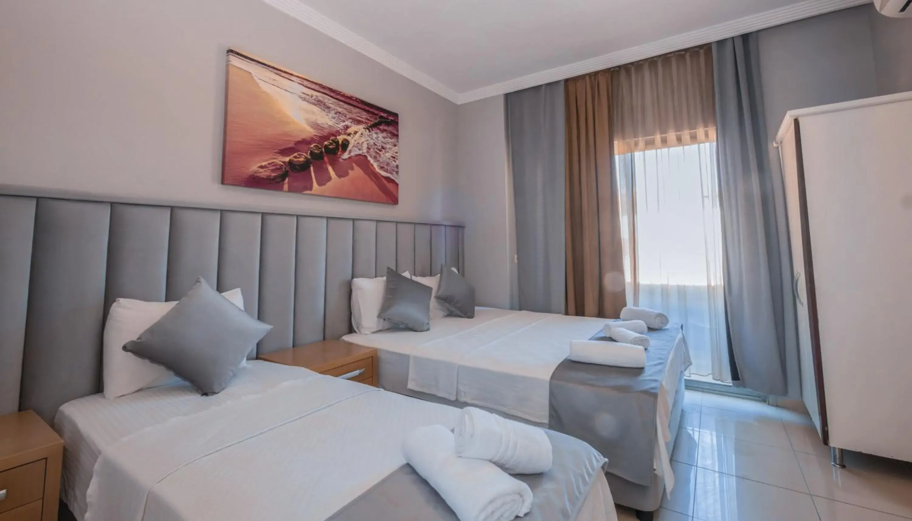 Triple Room with Balcony in Infinity Hotel Triple Room with Balcony in Infinity Hotel