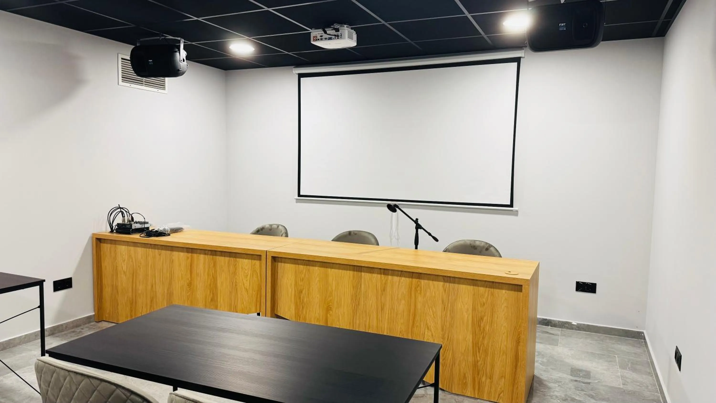 Meeting/conference room in Atliman Beach Park Hotel