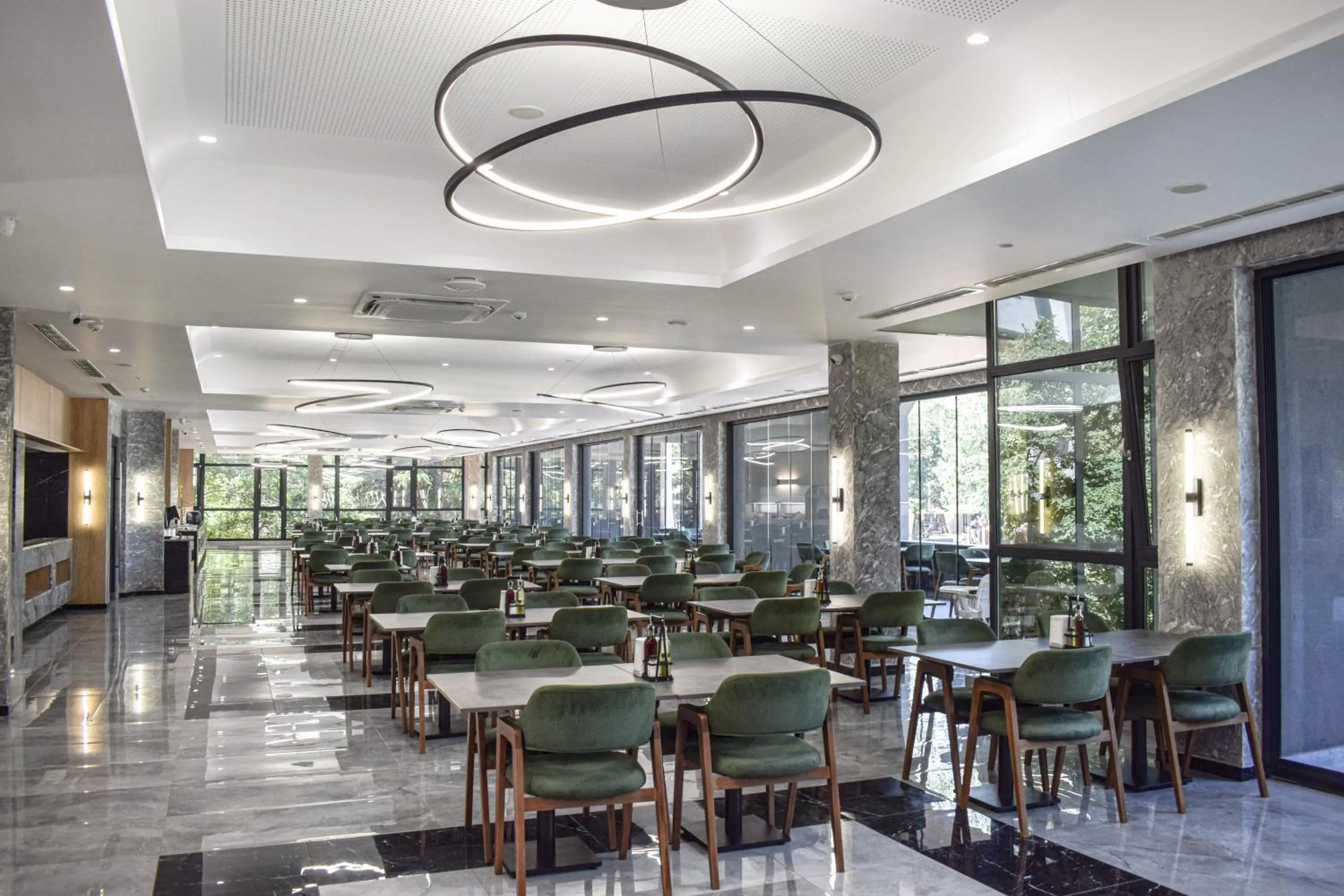 Restaurant/places to eat in Atliman Beach Park Hotel