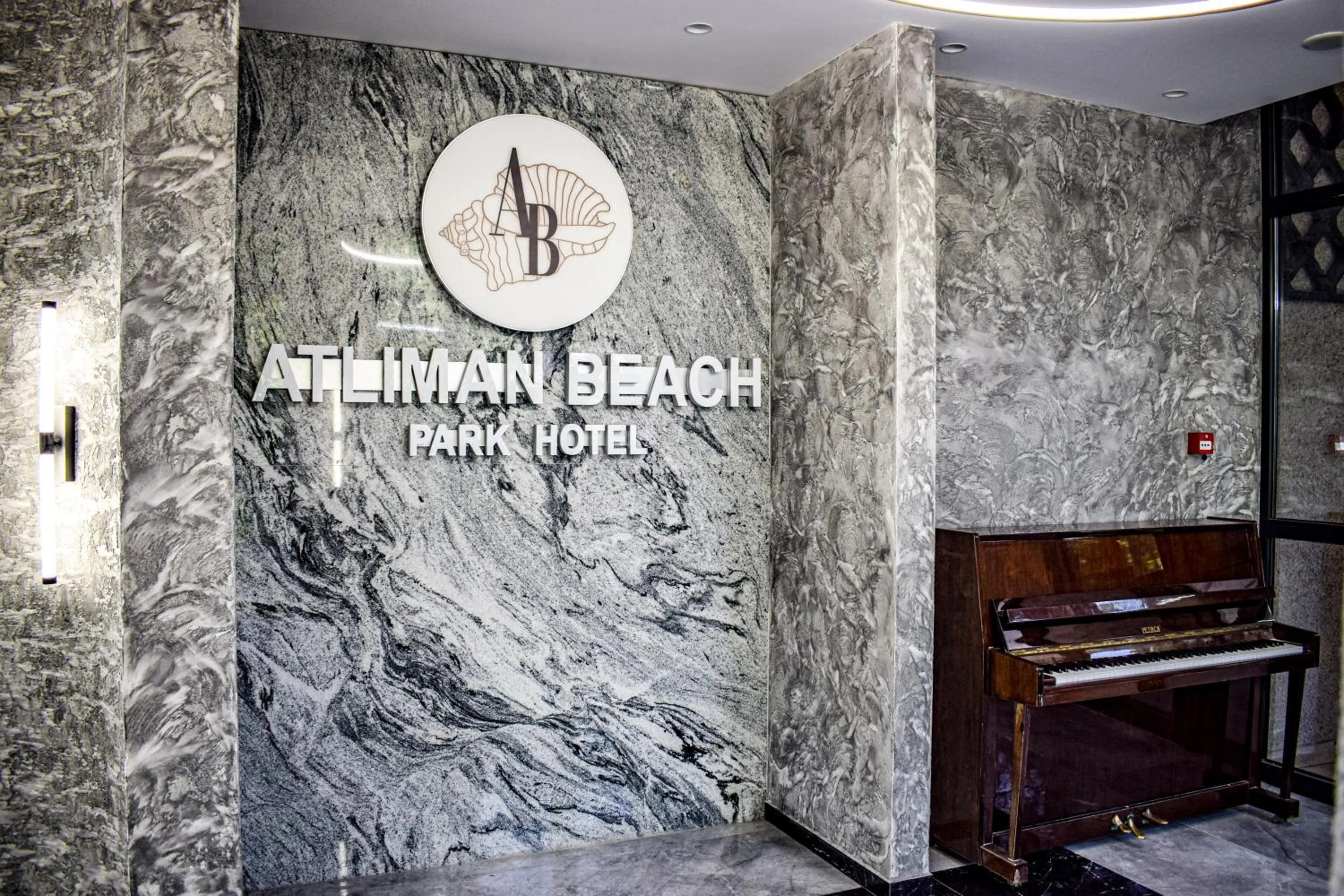 Restaurant/places to eat in Atliman Beach Park Hotel