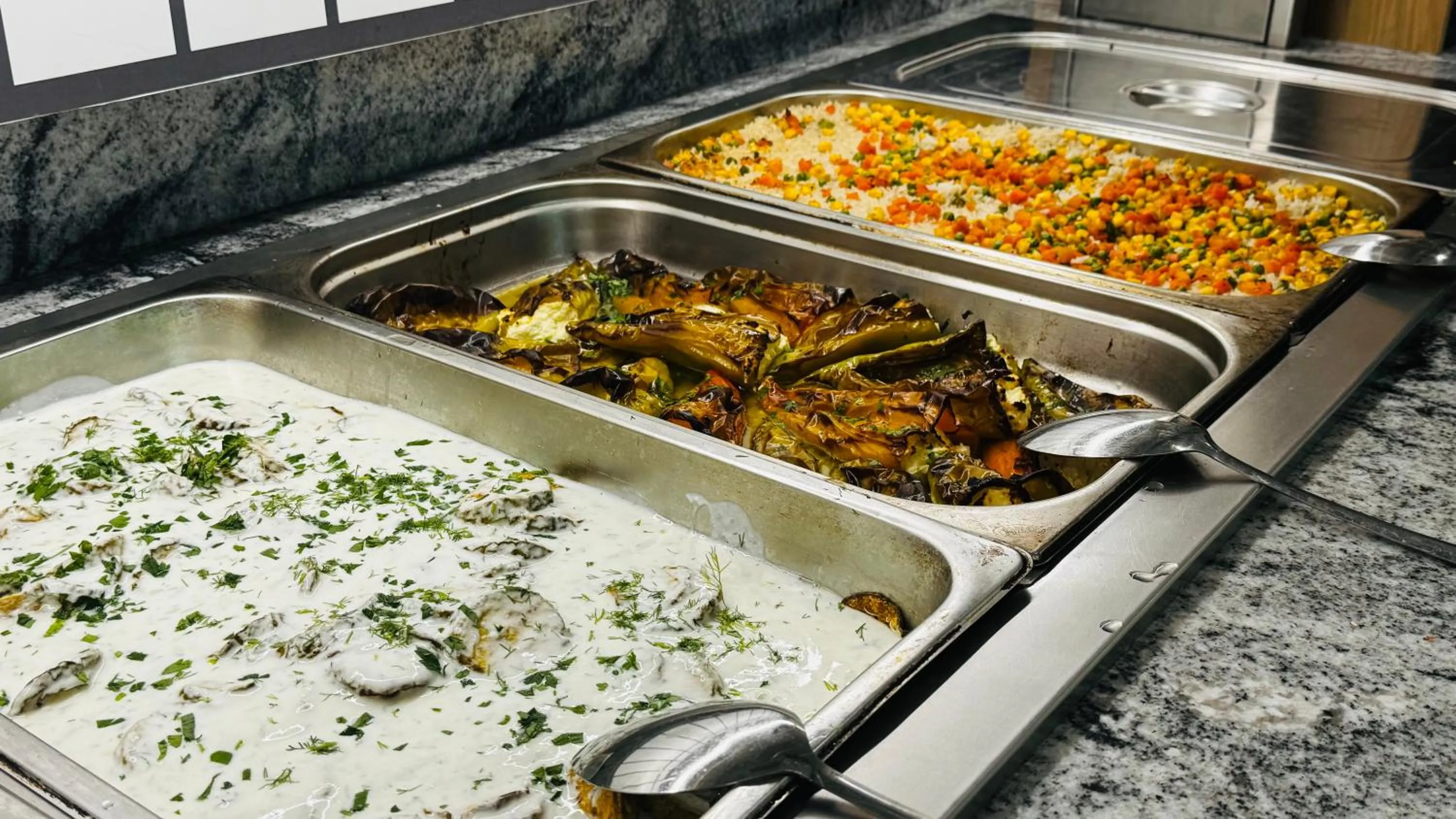 Food and drinks in Atliman Beach Park Hotel