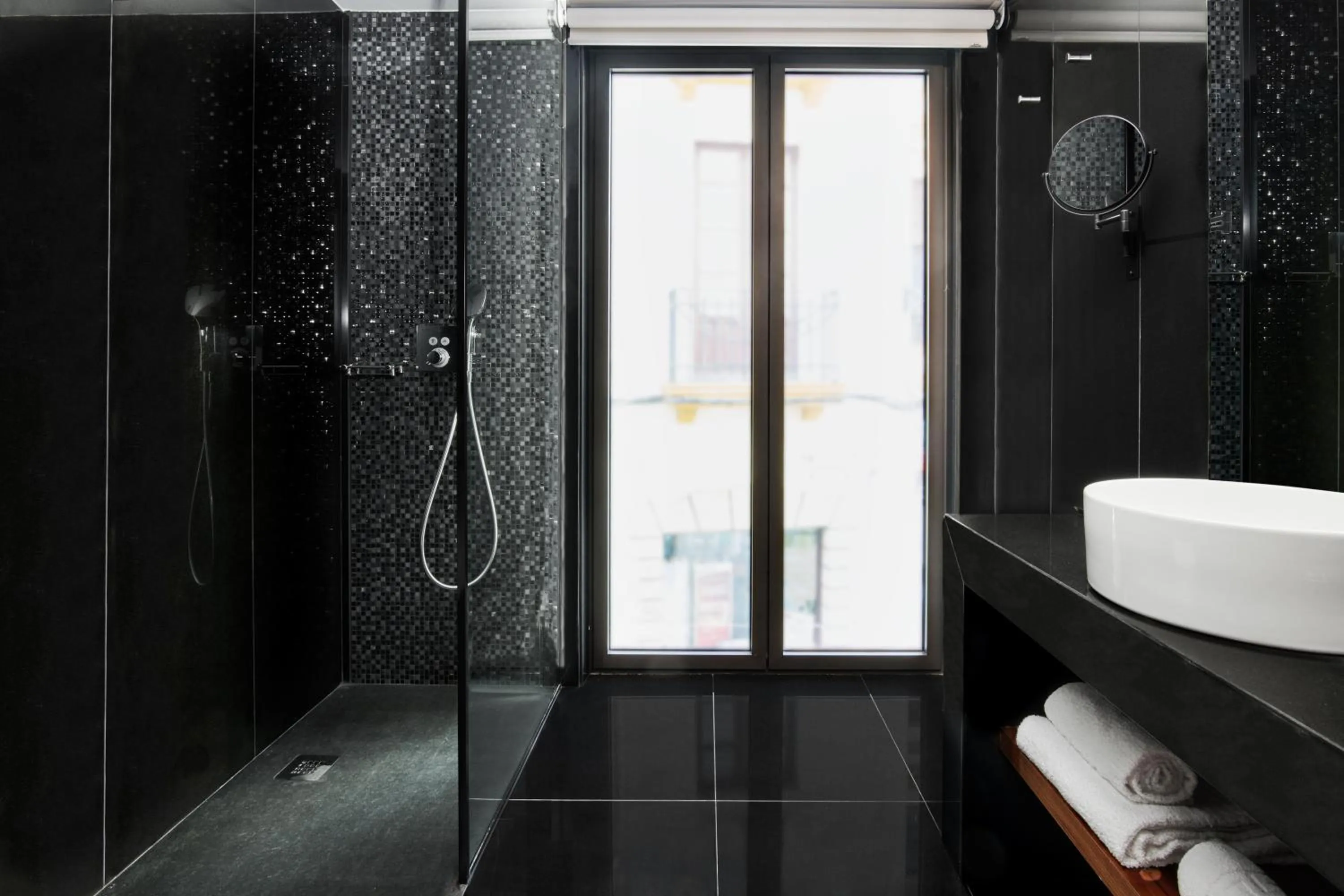 Shower in Hotel MyPalace León