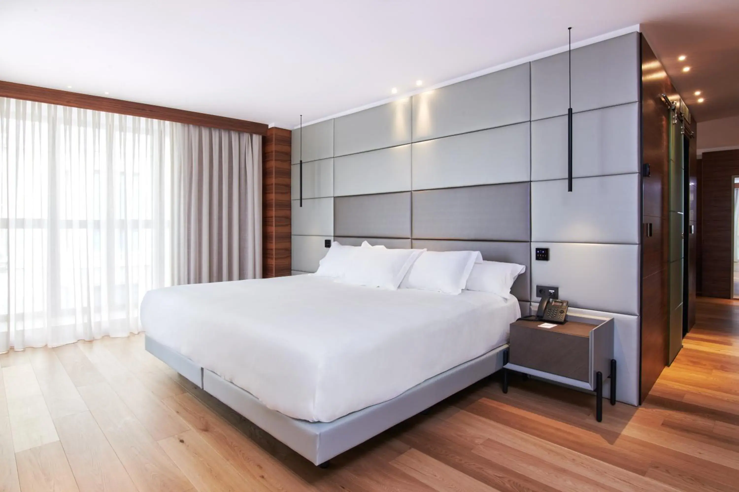 Deluxe Queen Suite with Spa Bath in Hotel MyPalace León Deluxe Queen Suite with Spa Bath in Hotel MyPalace León