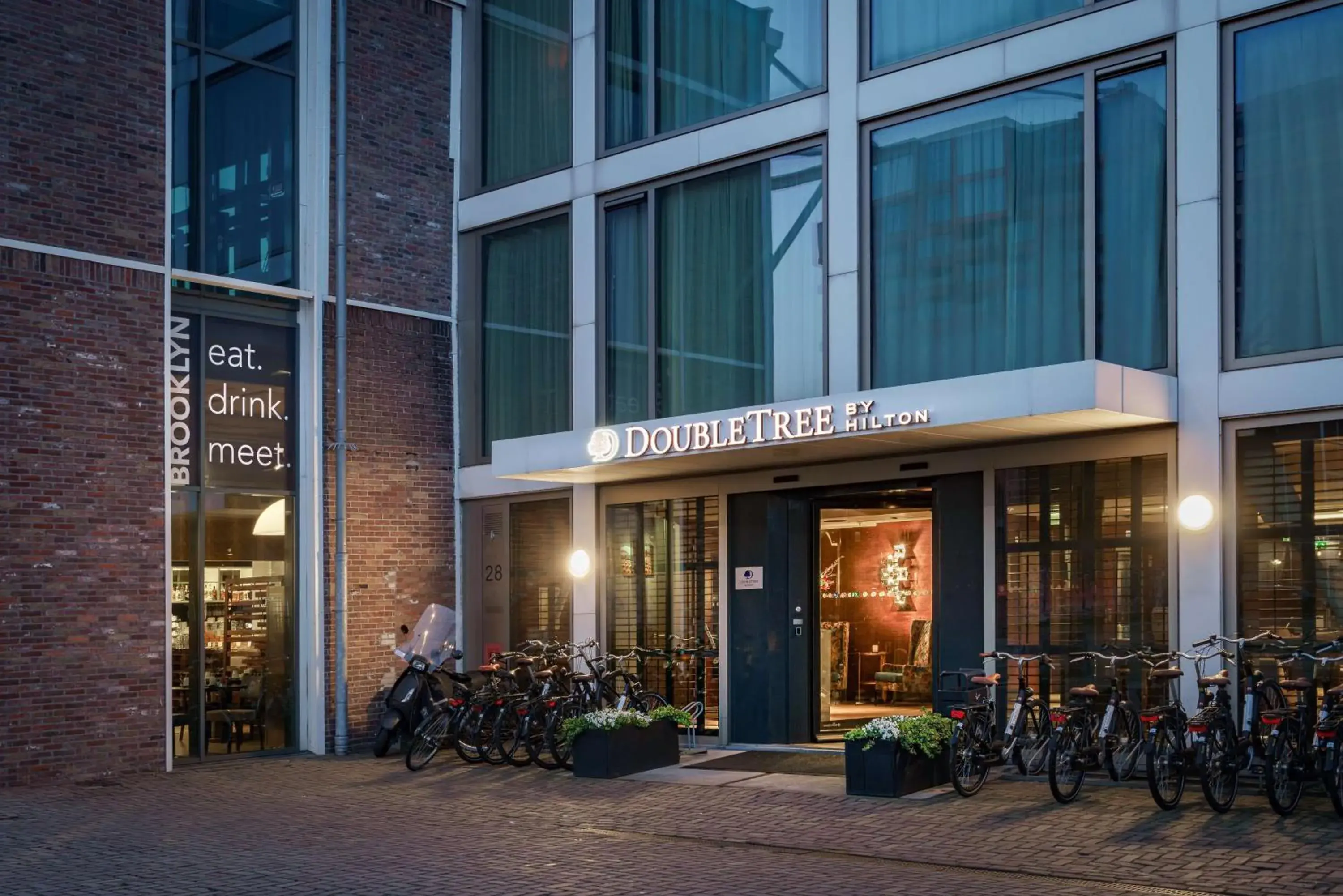 Property building in DoubleTree by Hilton Amsterdam - NDSM Wharf Property building in DoubleTree by Hilton Amsterdam - NDSM Wharf