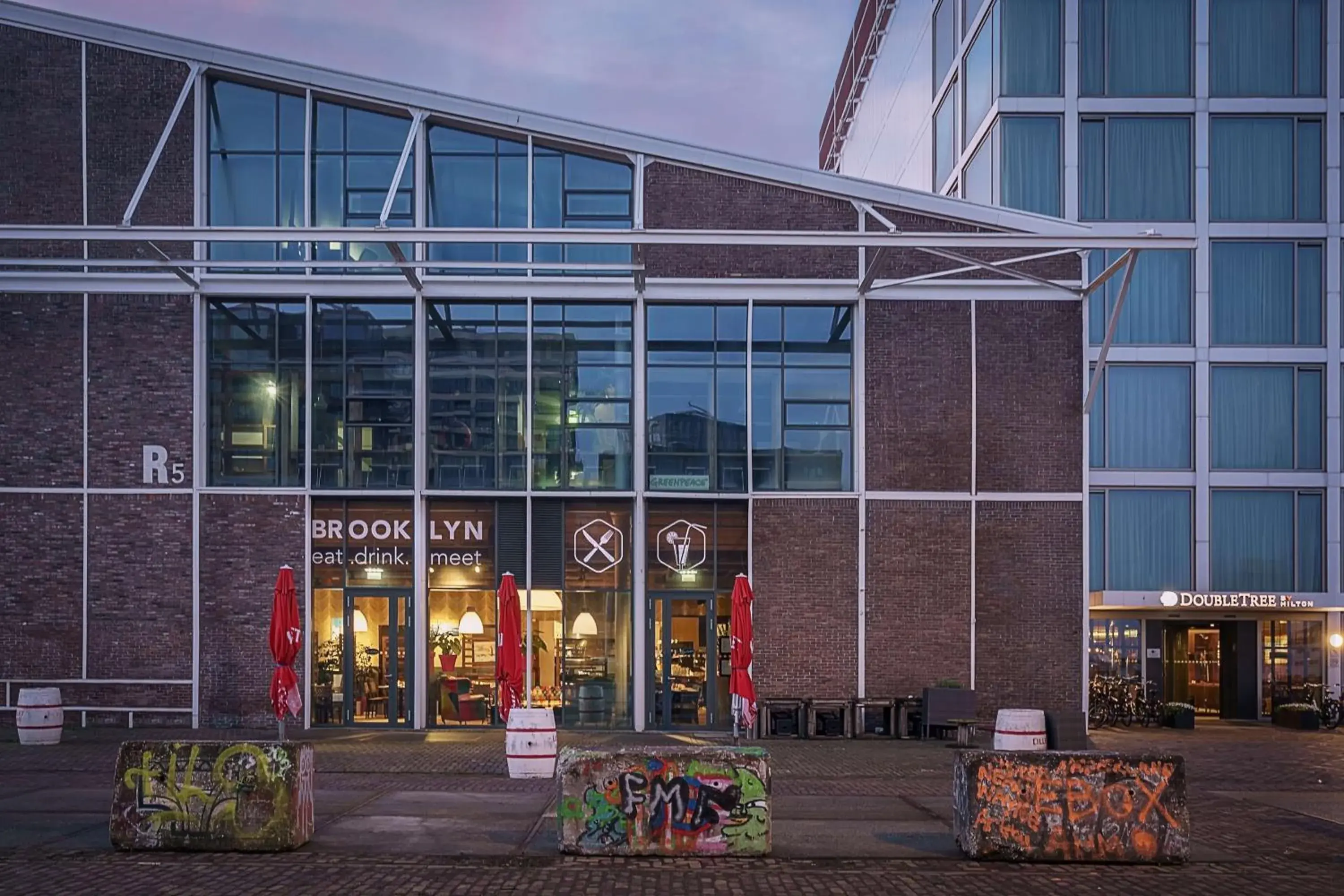 Property building in DoubleTree by Hilton Amsterdam - NDSM Wharf Property building in DoubleTree by Hilton Amsterdam - NDSM Wharf