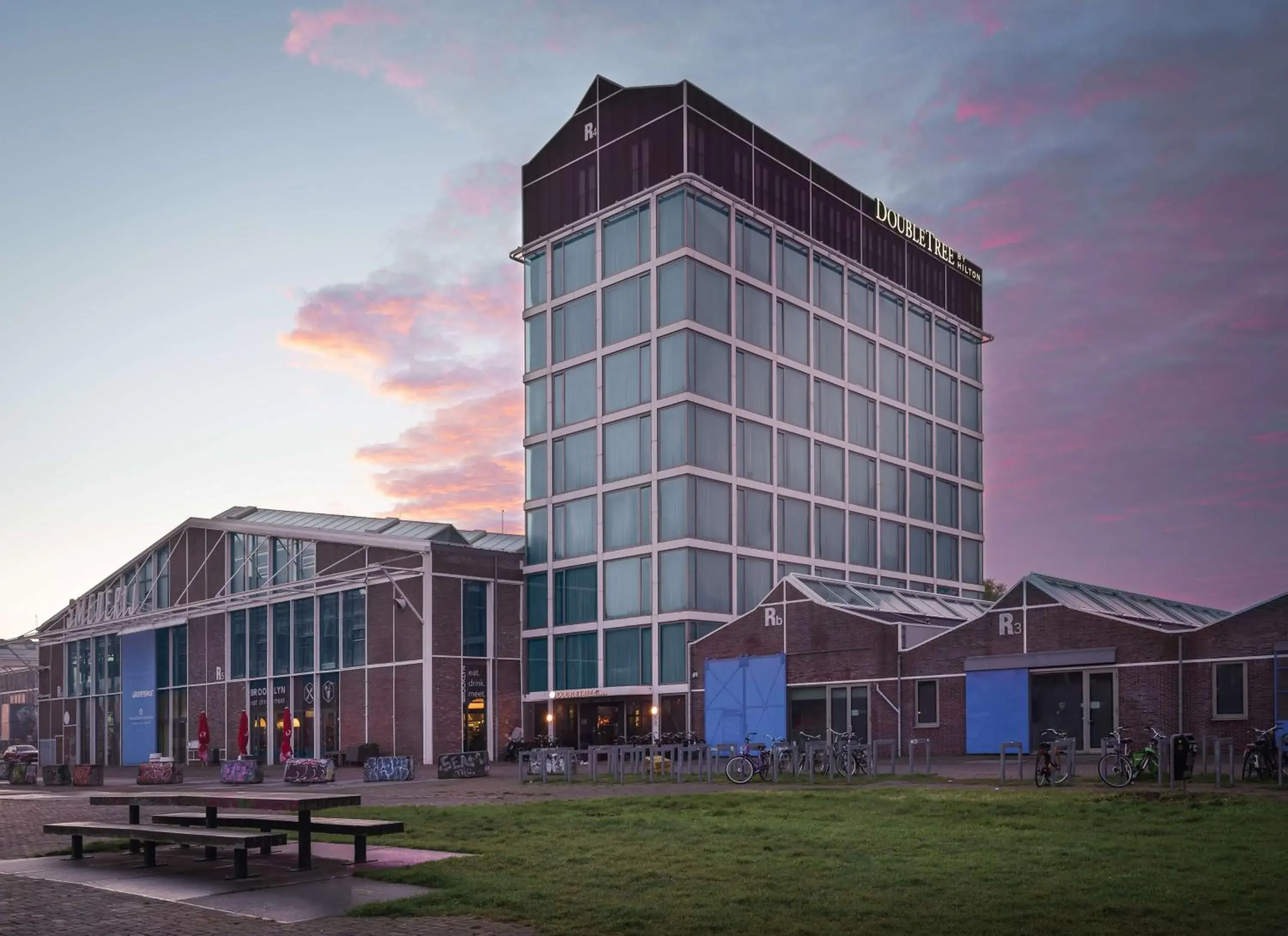Property building in DoubleTree by Hilton Amsterdam - NDSM Wharf Property building in DoubleTree by Hilton Amsterdam - NDSM Wharf
