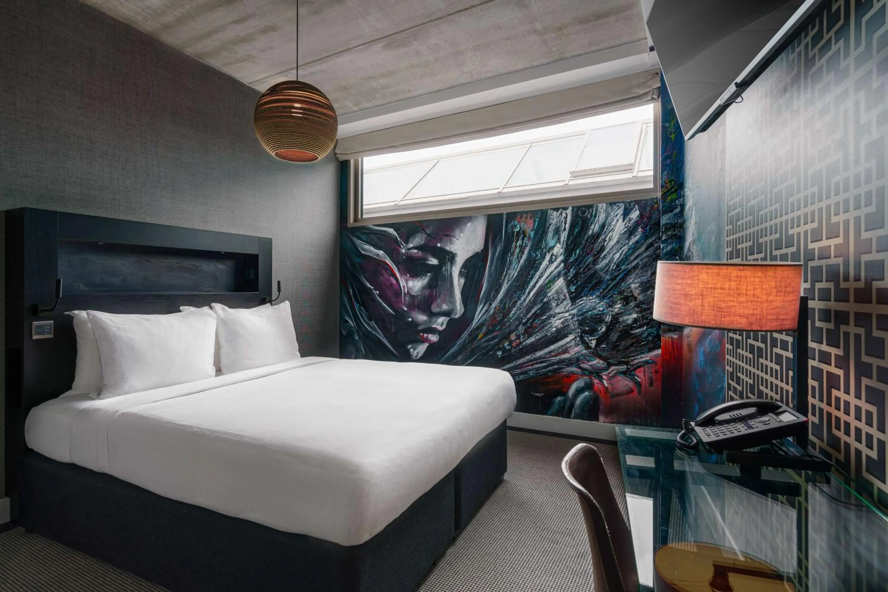 Bed in DoubleTree by Hilton Amsterdam - NDSM Wharf