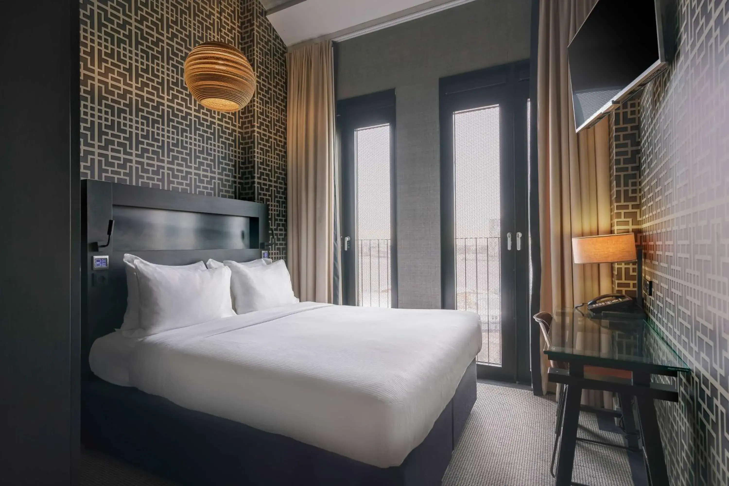 Bed in DoubleTree by Hilton Amsterdam - NDSM Wharf Bed in DoubleTree by Hilton Amsterdam - NDSM Wharf