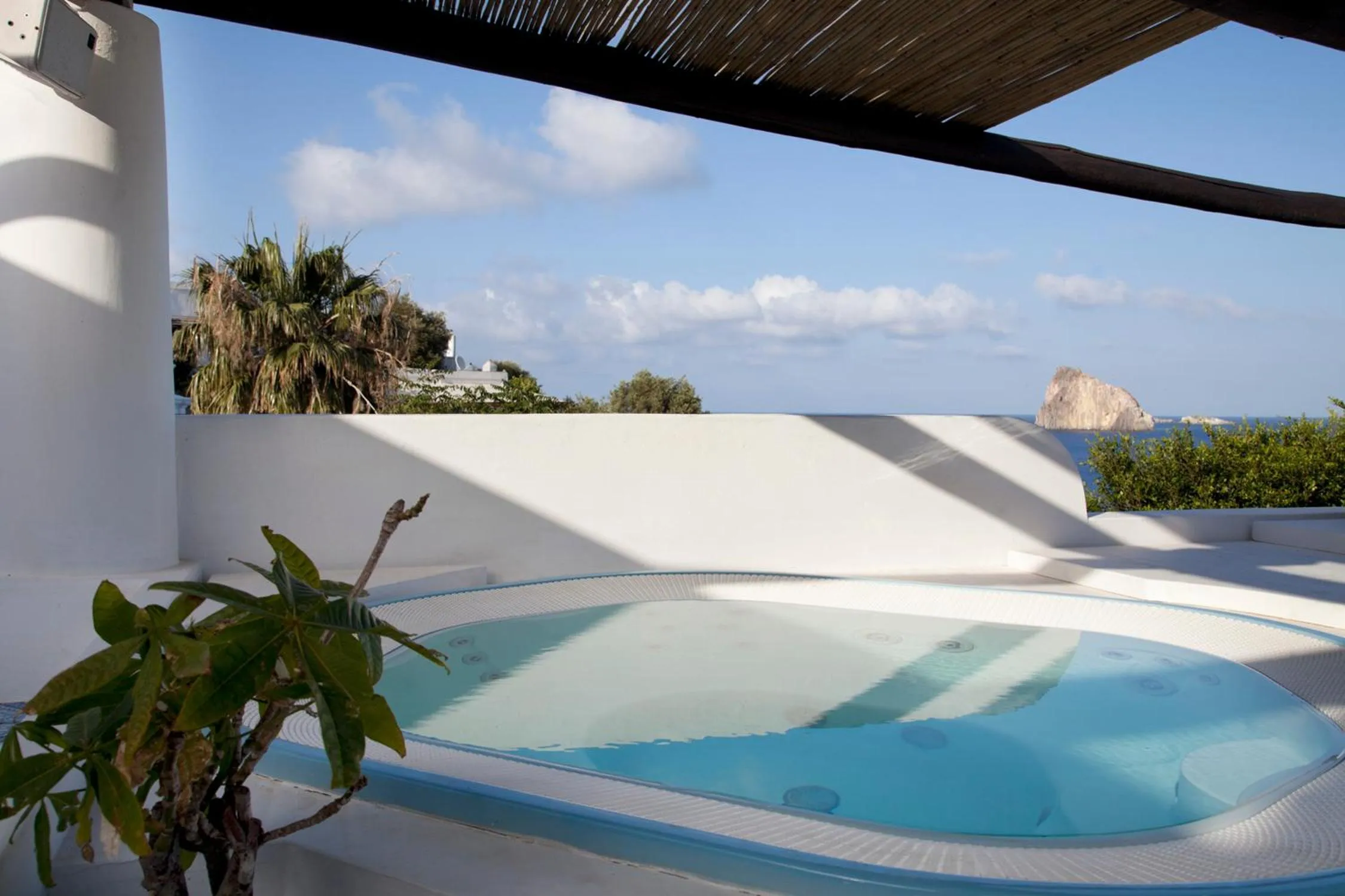 Hot Tub in Quartara Boutique Hotel