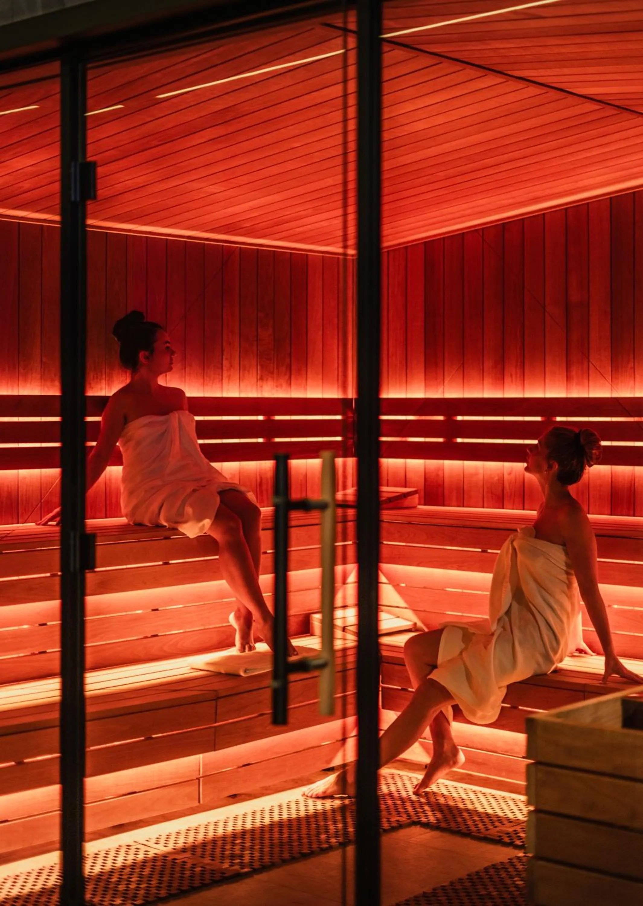People, Bed in Rezydencja AQUA by GRANO