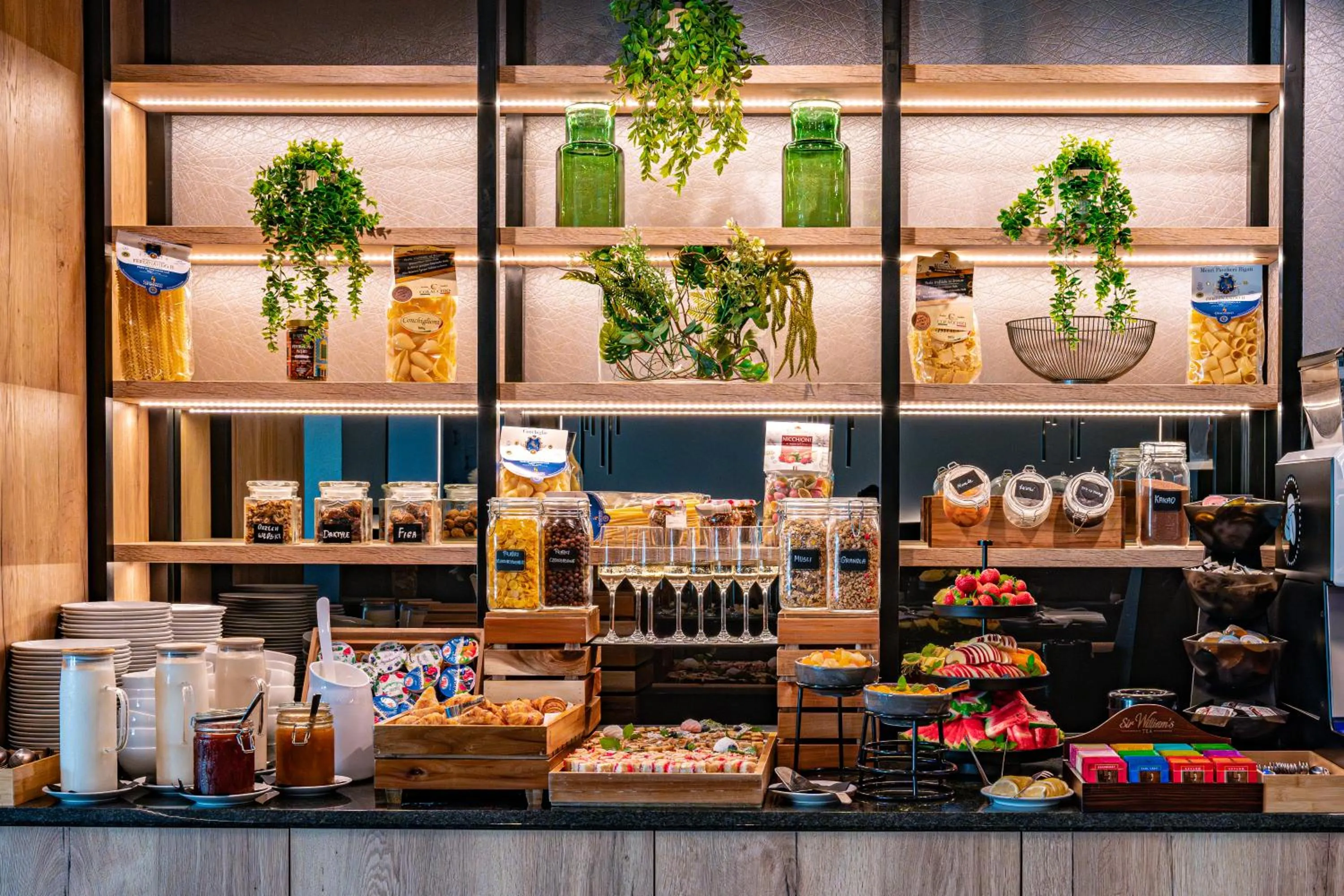 Restaurant/places to eat in Rezydencja AQUA by GRANO