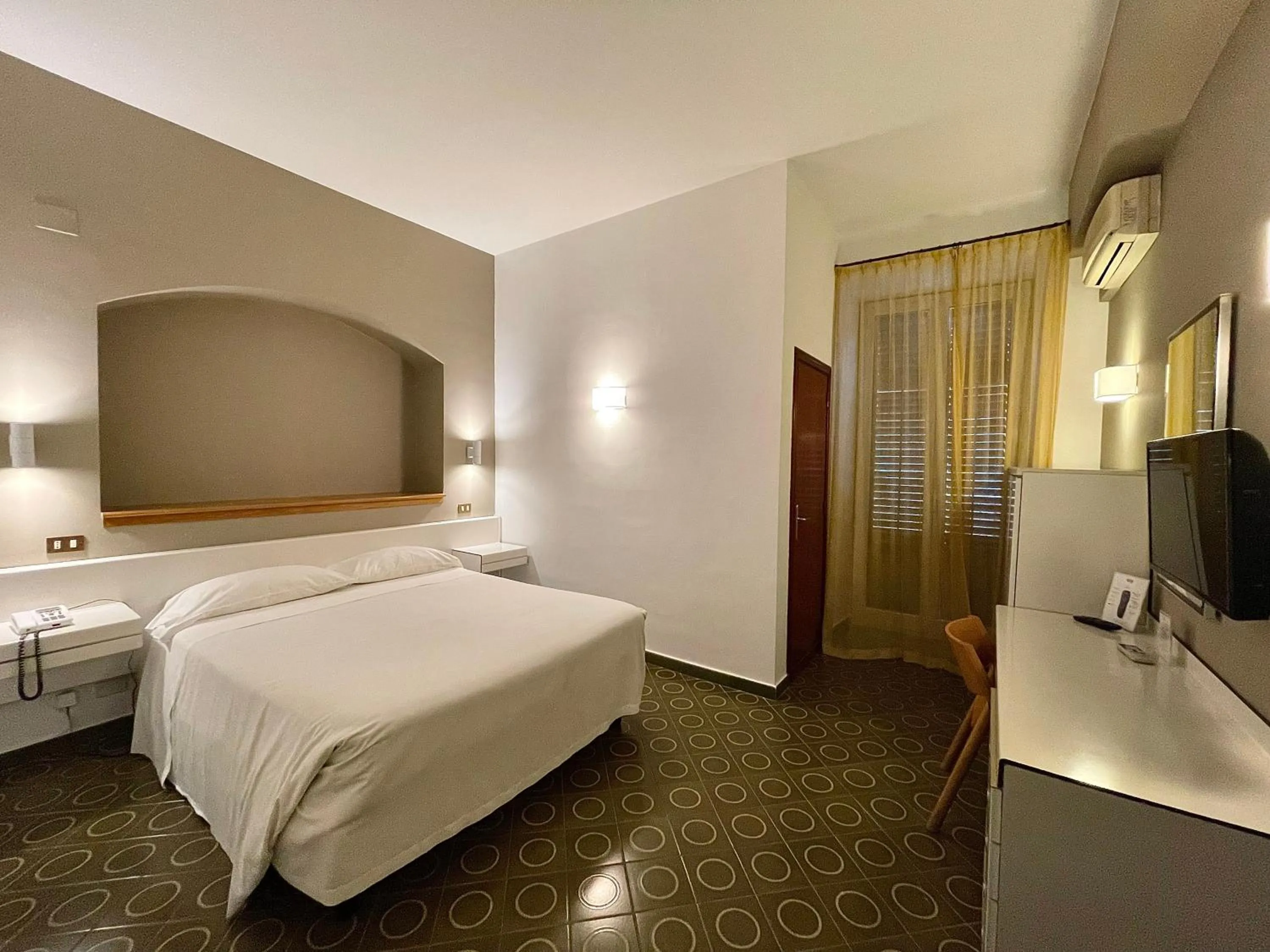 Bedroom, Bed in Hotel Posta