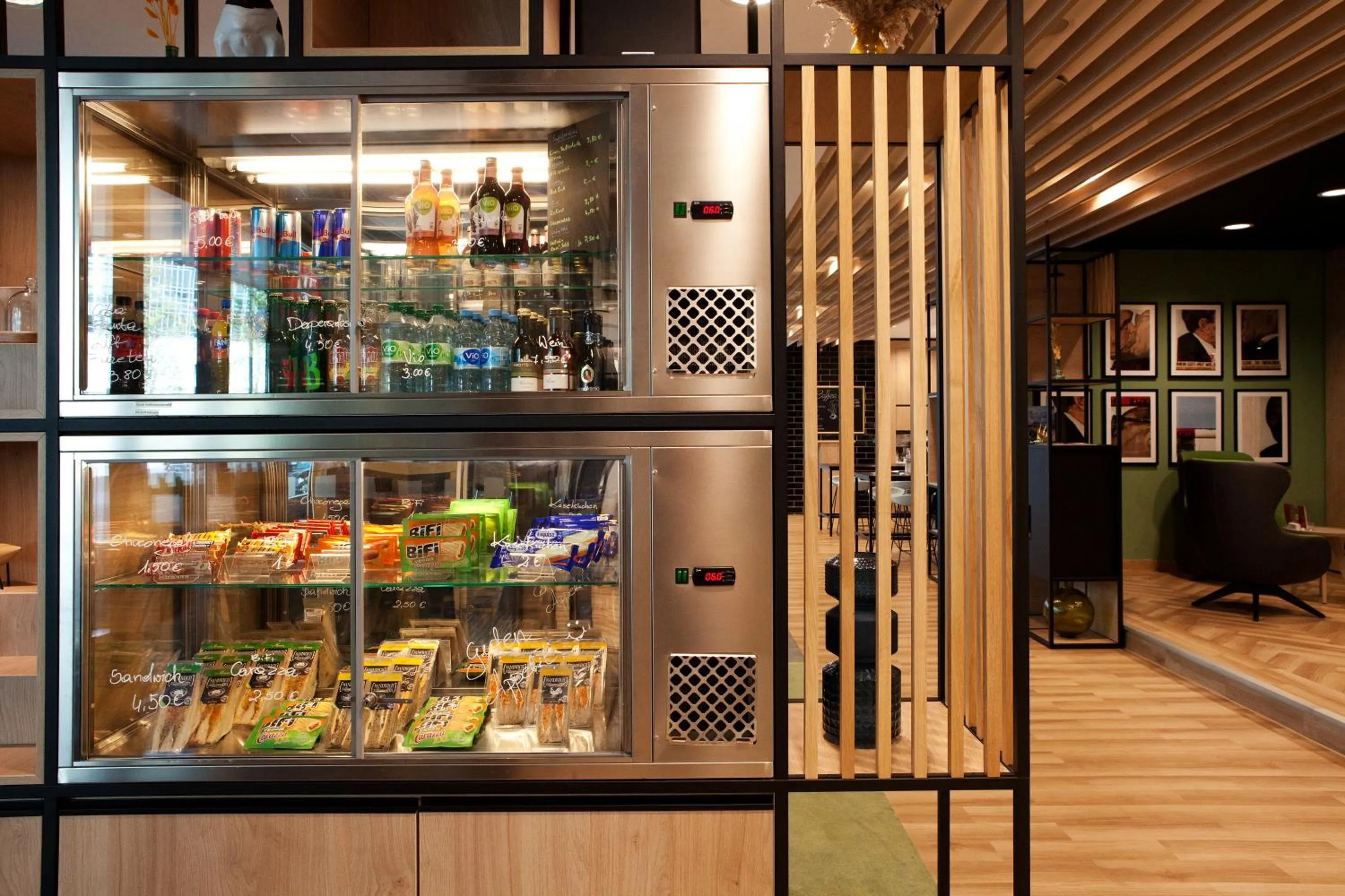 Lobby or reception in Holiday Inn Berlin City East Side by IHG