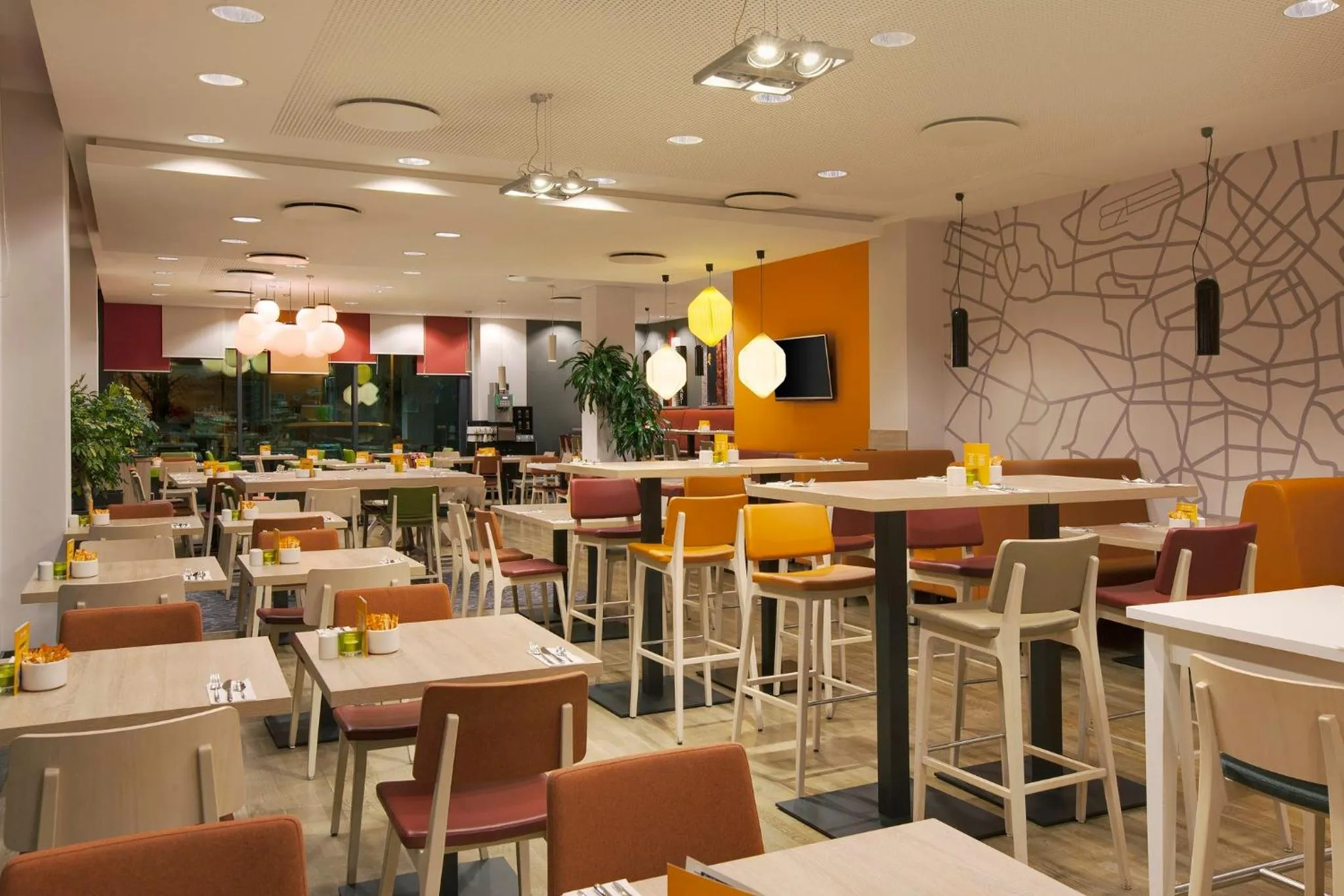 Restaurant/places to eat in Holiday Inn Berlin City East Side by IHG