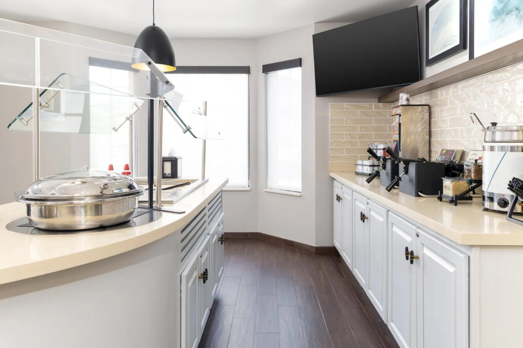 Restaurant/places to eat in Staybridge Suites Denver - Central Park by IHG