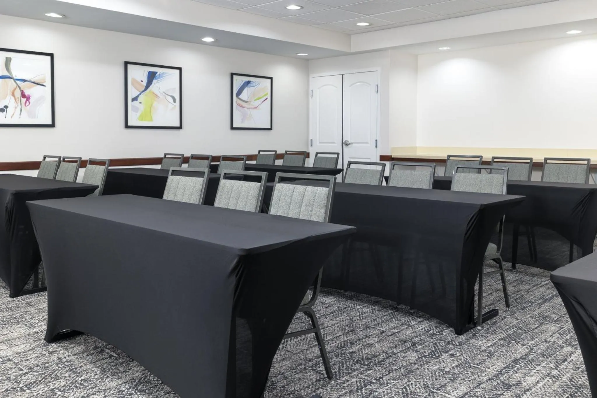 Meeting/conference room in Staybridge Suites Denver - Central Park by IHG