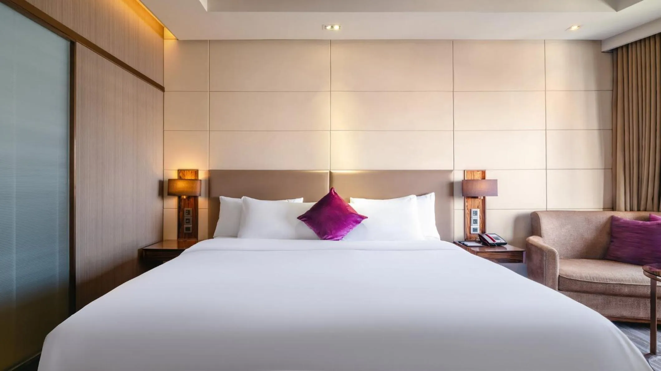 Photo of the whole room, Bed in Crowne Plaza Kunming City Centre by IHG