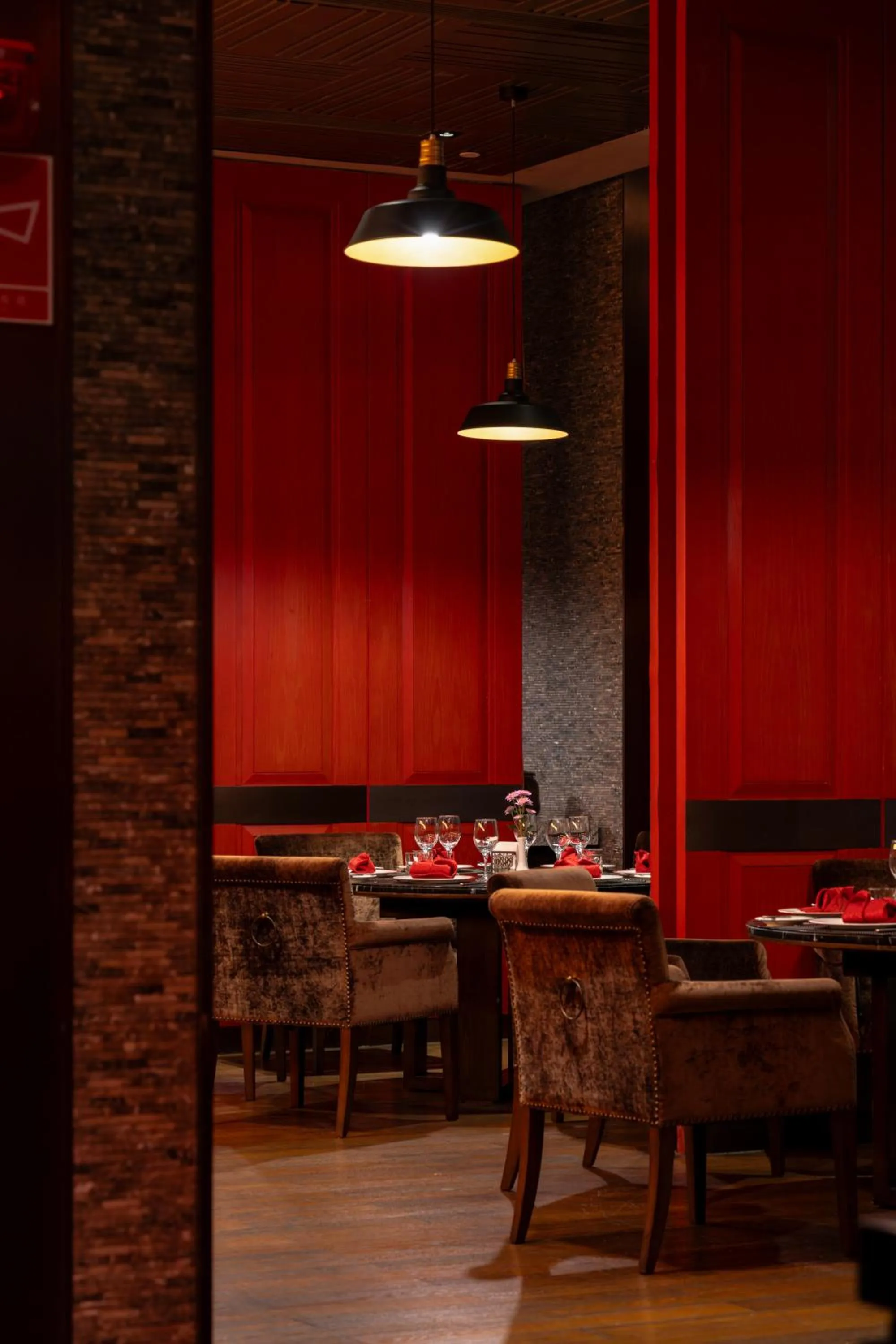 Restaurant/places to eat in Crowne Plaza Kunming City Centre by IHG