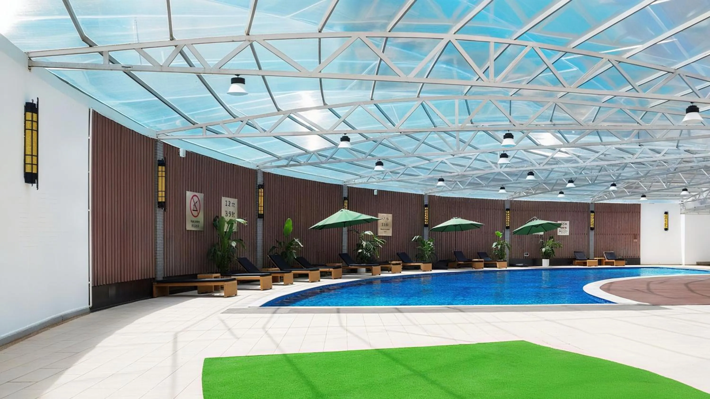 Property building in Crowne Plaza Kunming City Centre by IHG