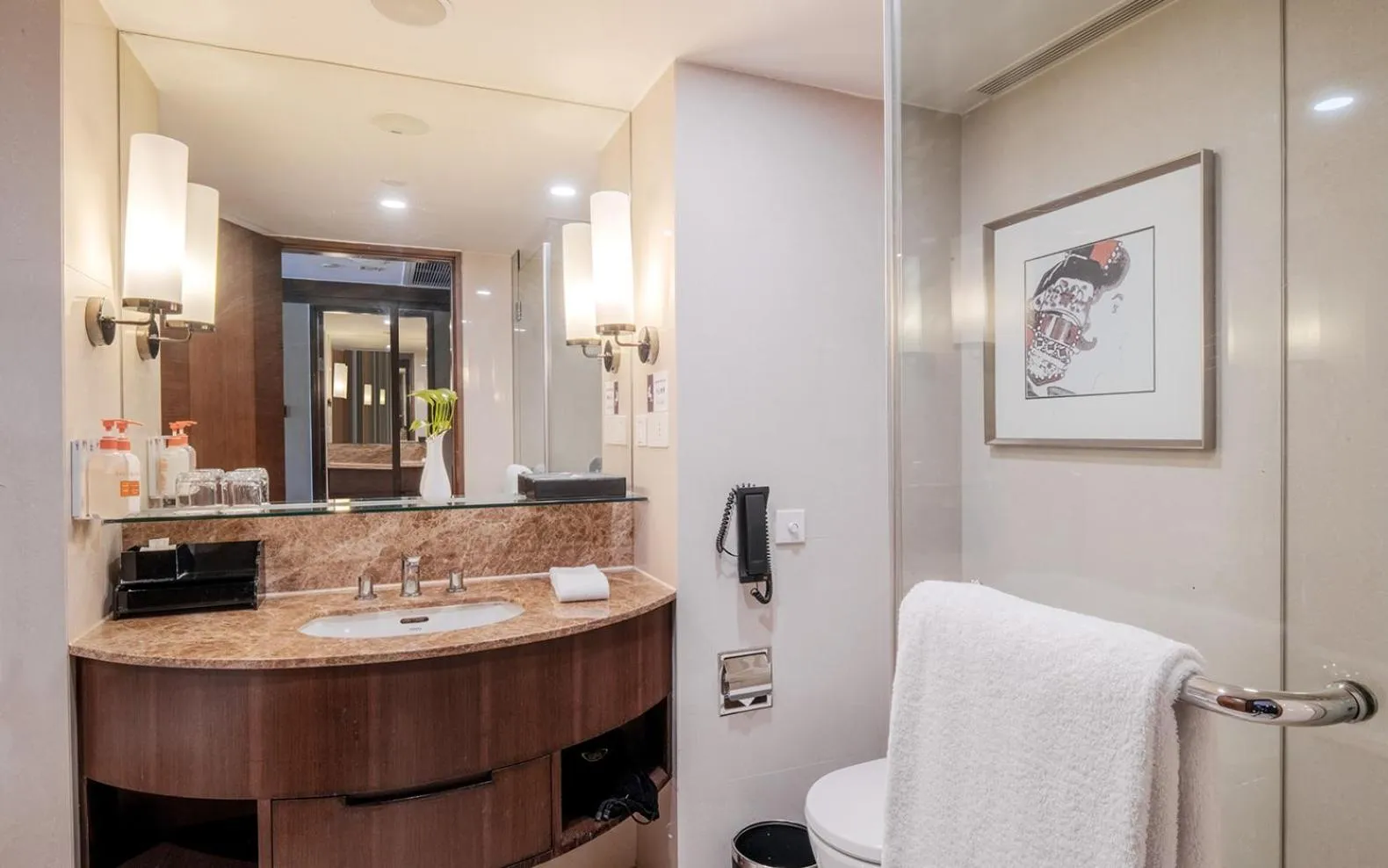 Toilet in Crowne Plaza Kunming City Centre by IHG