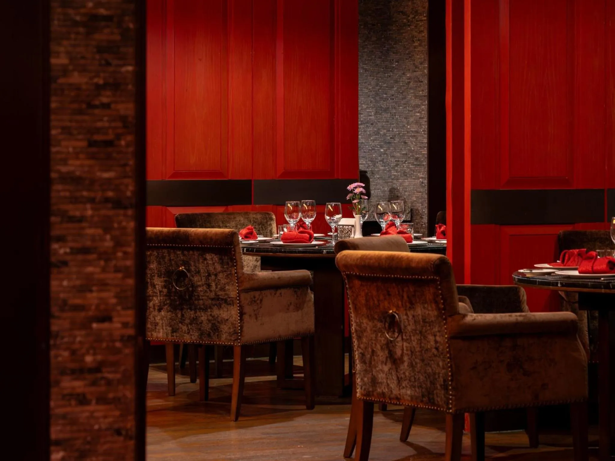 Restaurant/places to eat in Crowne Plaza Kunming City Centre by IHG