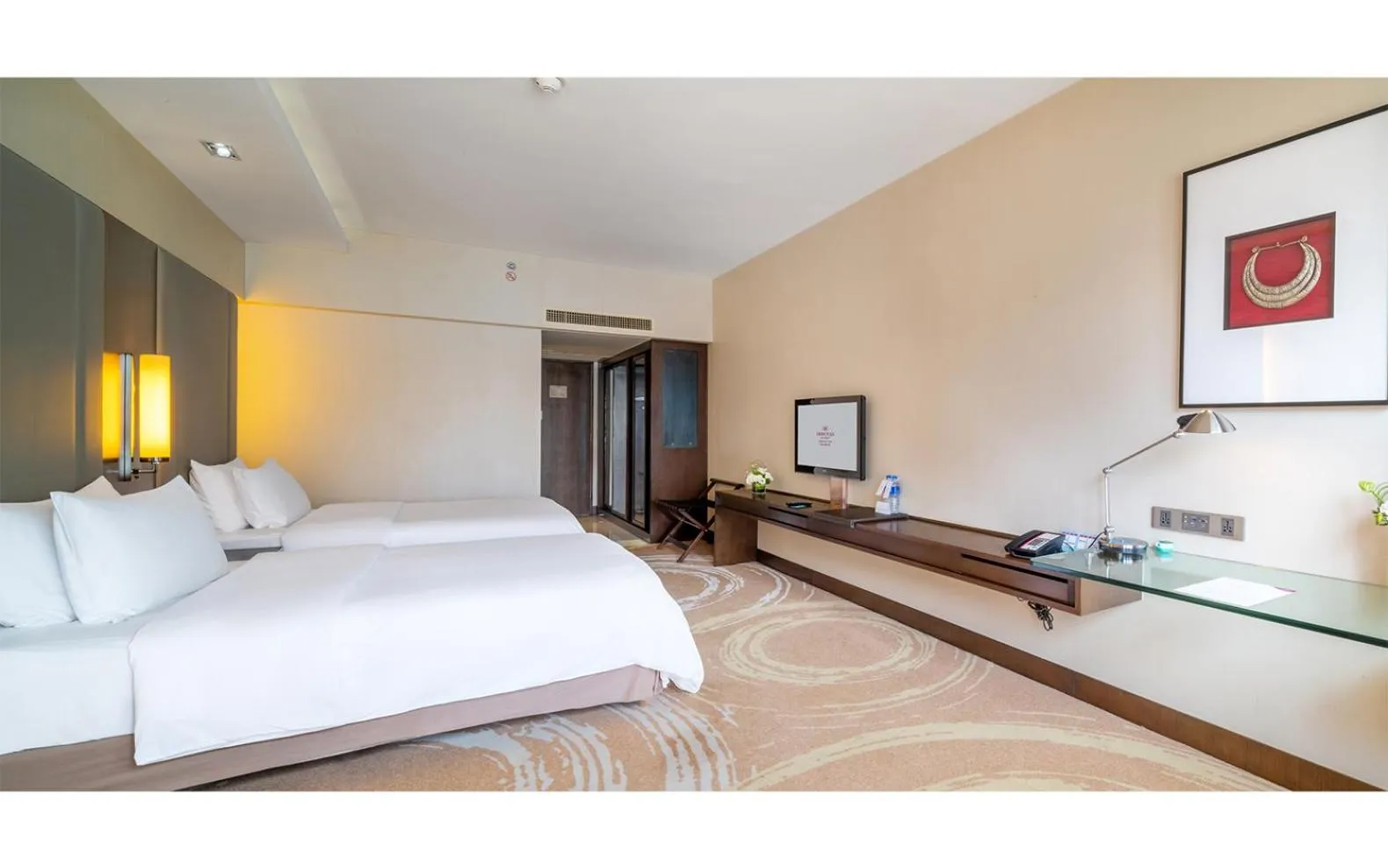 Bed in Crowne Plaza Kunming City Centre by IHG