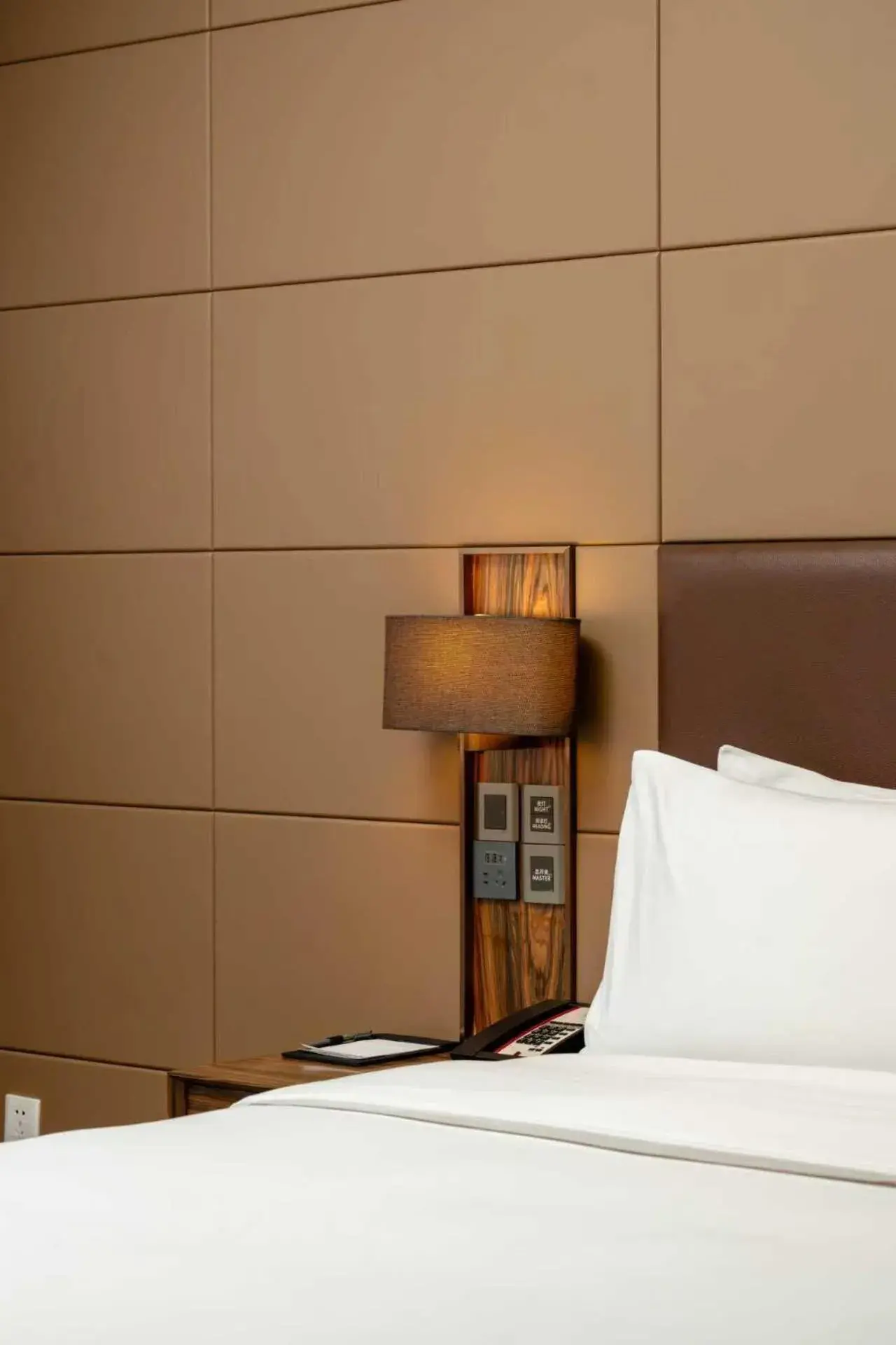 Photo of the whole room, Bed in Crowne Plaza Kunming City Centre by IHG Photo of the whole room, Bed in Crowne Plaza Kunming City Centre by IHG