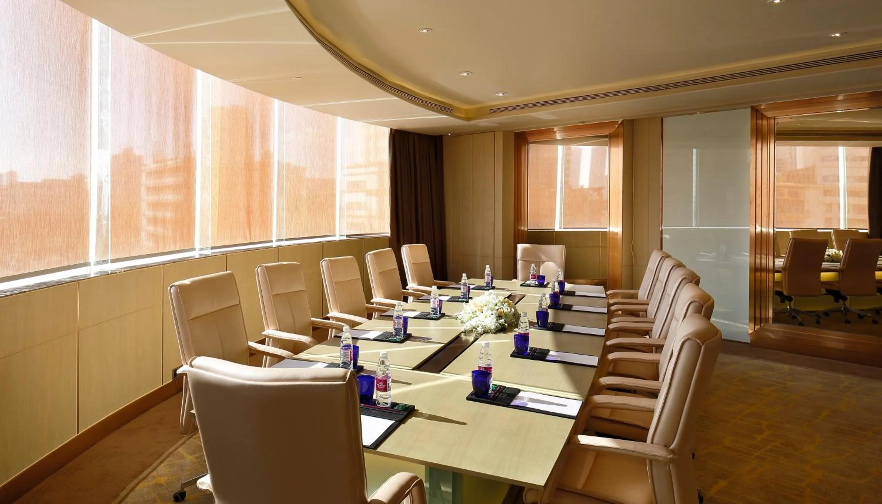 Meeting/conference room in Crowne Plaza Kunming City Centre by IHG