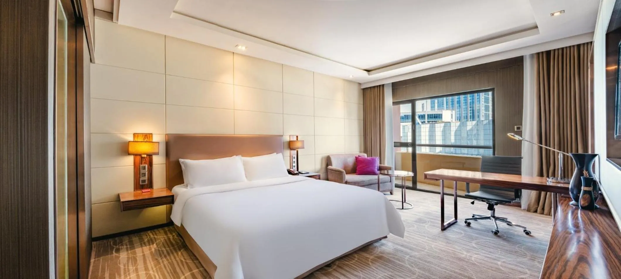 Photo of the whole room, Bed in Crowne Plaza Kunming City Centre by IHG