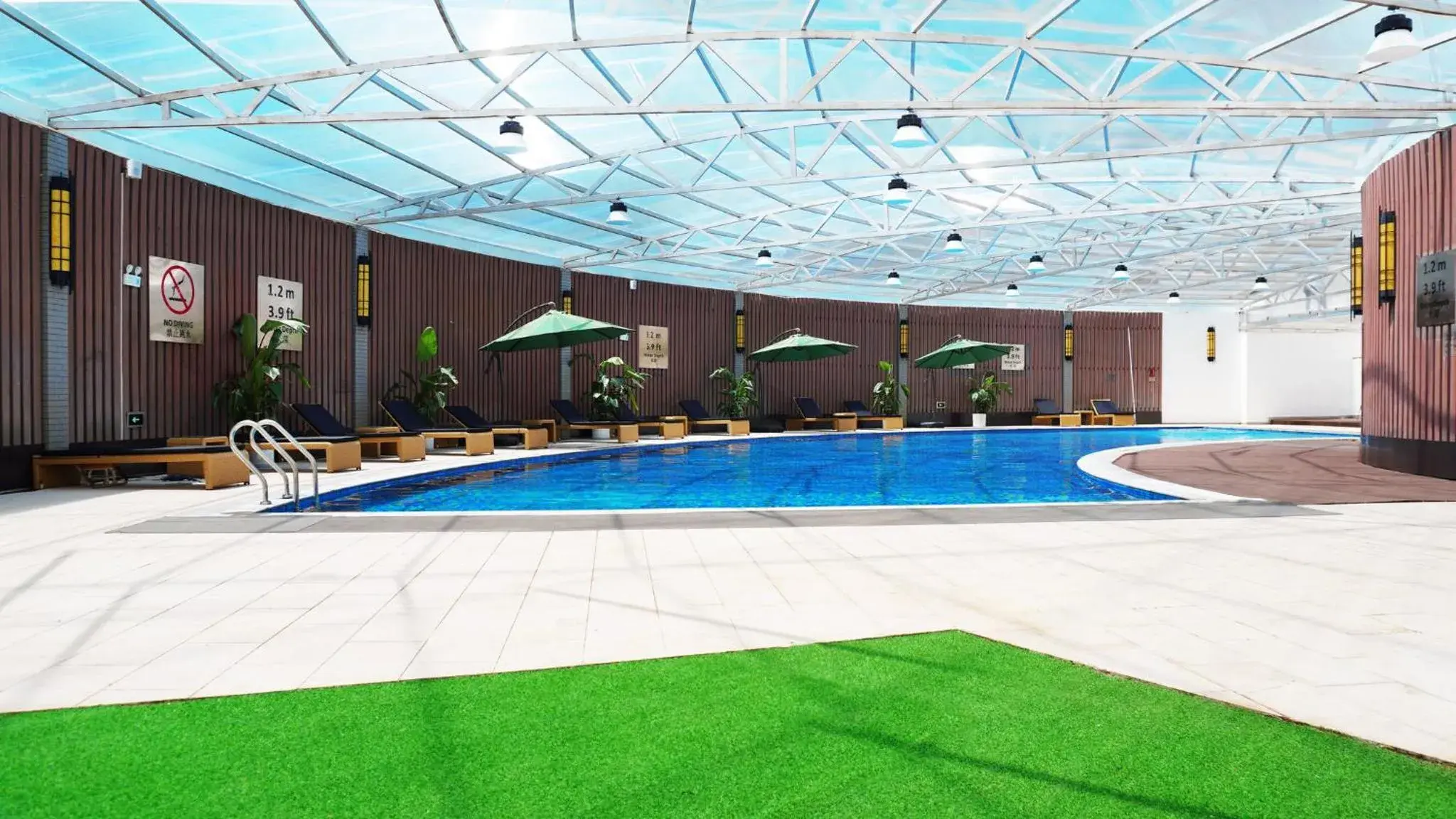 Swimming pool in Crowne Plaza Kunming City Centre by IHG Swimming pool in Crowne Plaza Kunming City Centre by IHG