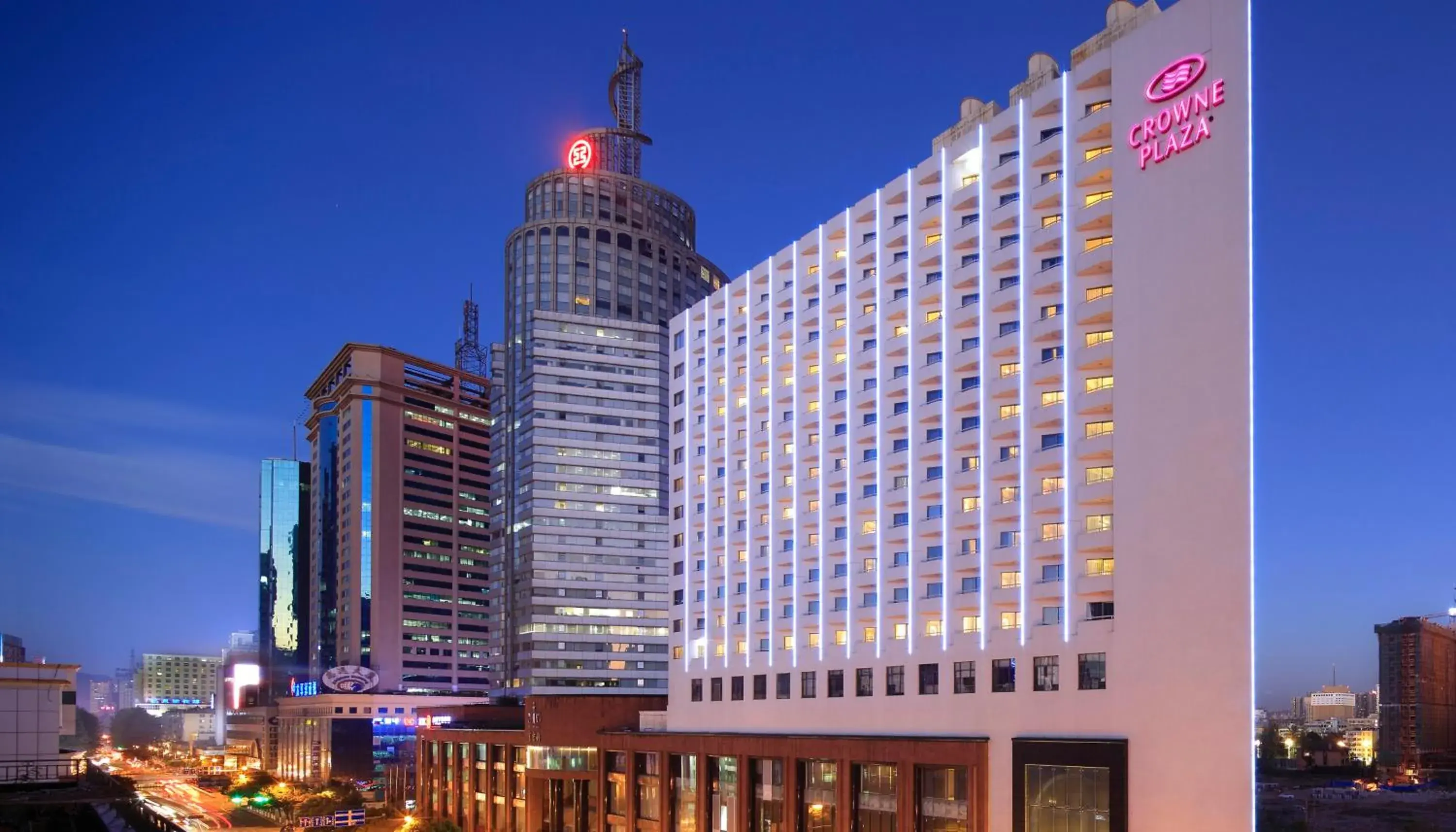 Property building in Crowne Plaza Kunming City Centre by IHG Property building in Crowne Plaza Kunming City Centre by IHG