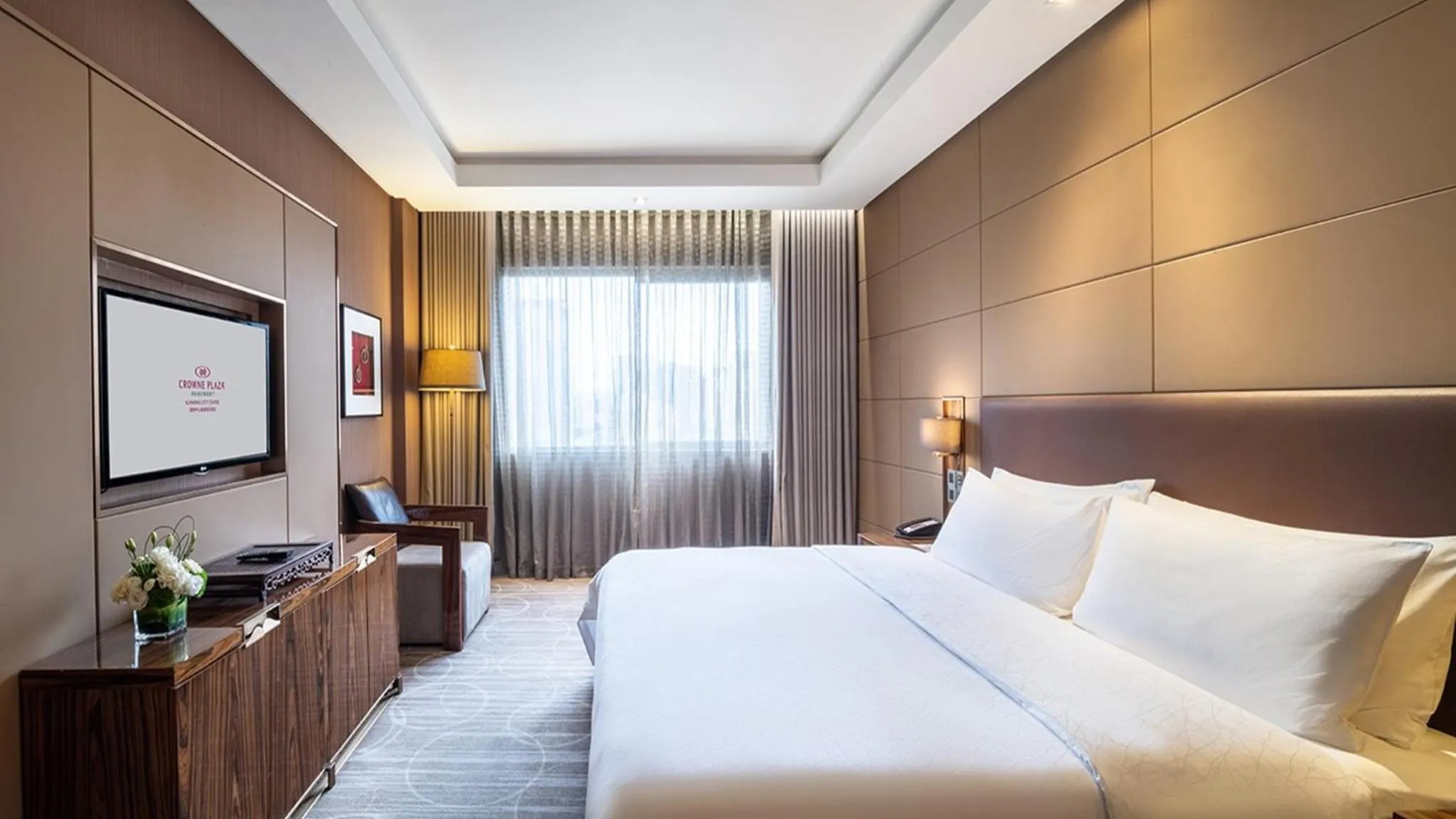 Photo of the whole room, Bed in Crowne Plaza Kunming City Centre by IHG