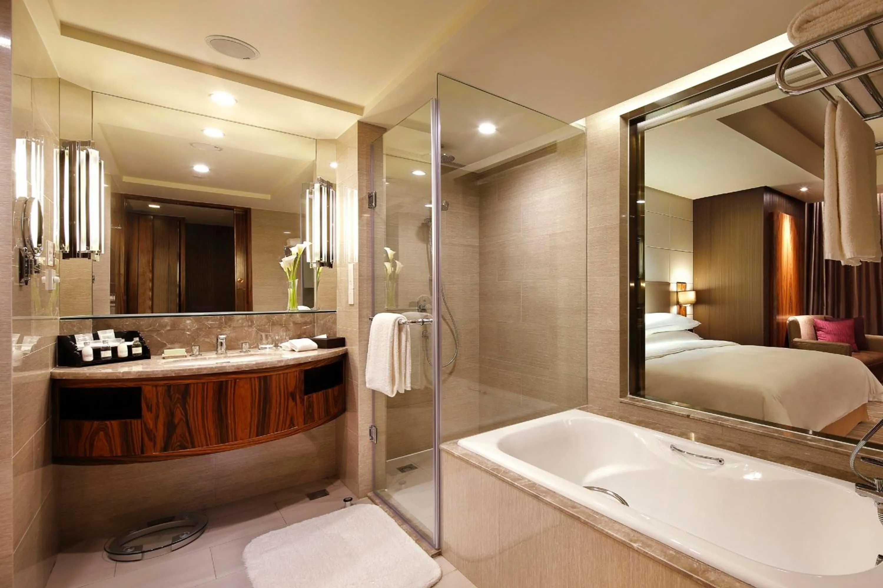 Shower in Crowne Plaza Kunming City Centre by IHG