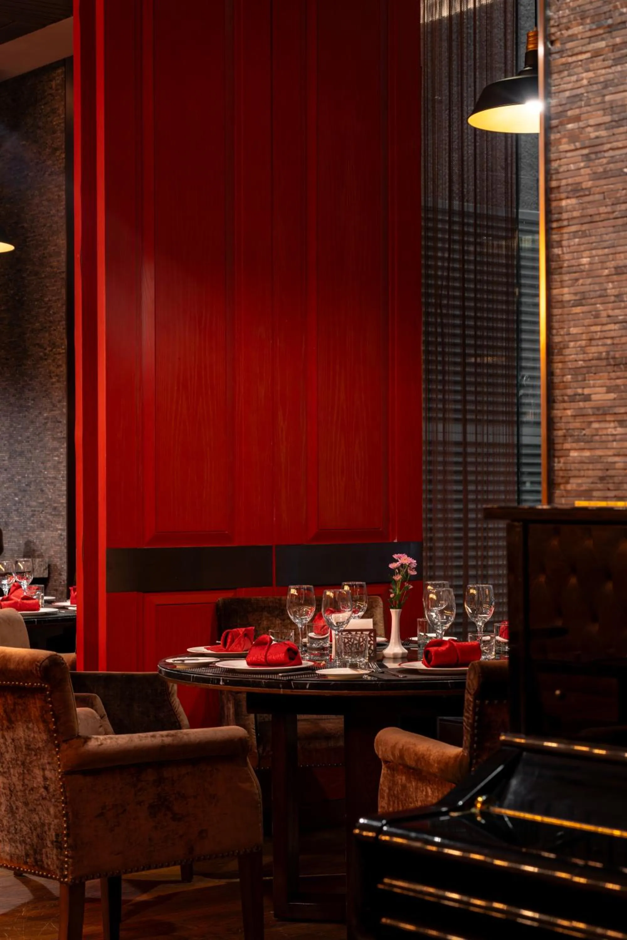 Restaurant/places to eat in Crowne Plaza Kunming City Centre by IHG