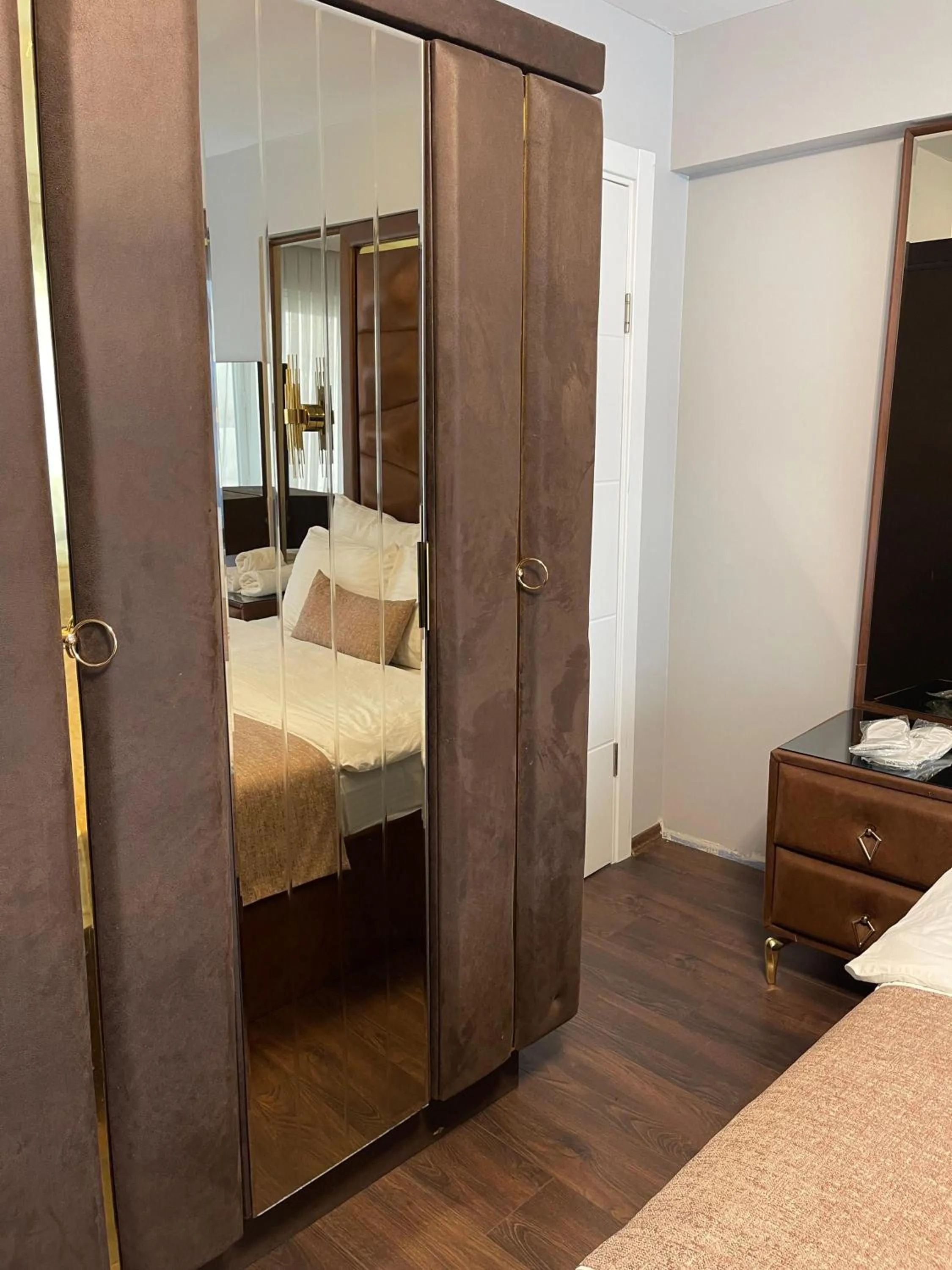 Bed in Aymira Suite Hotel