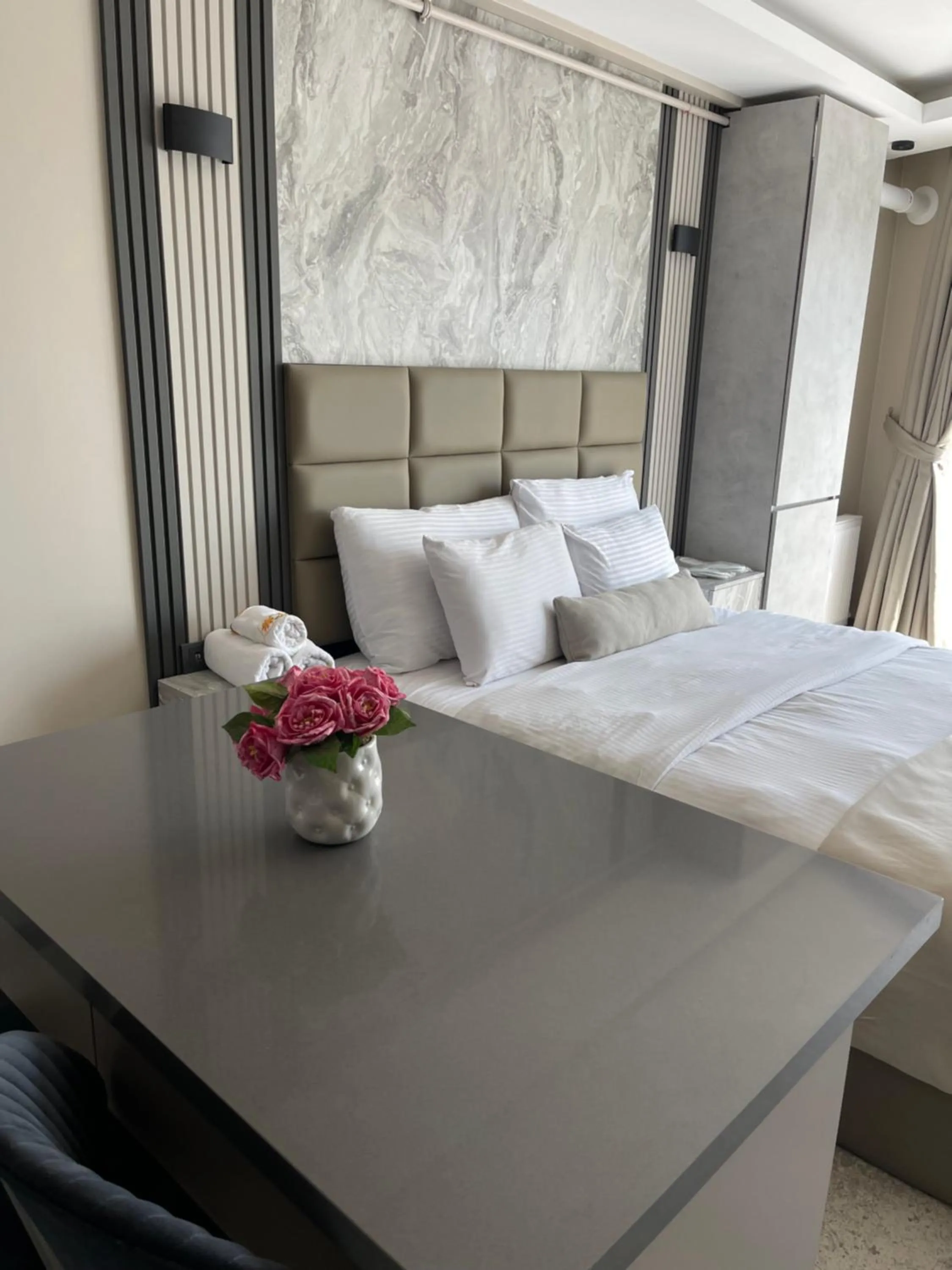 Bed in Aymira Suite Hotel