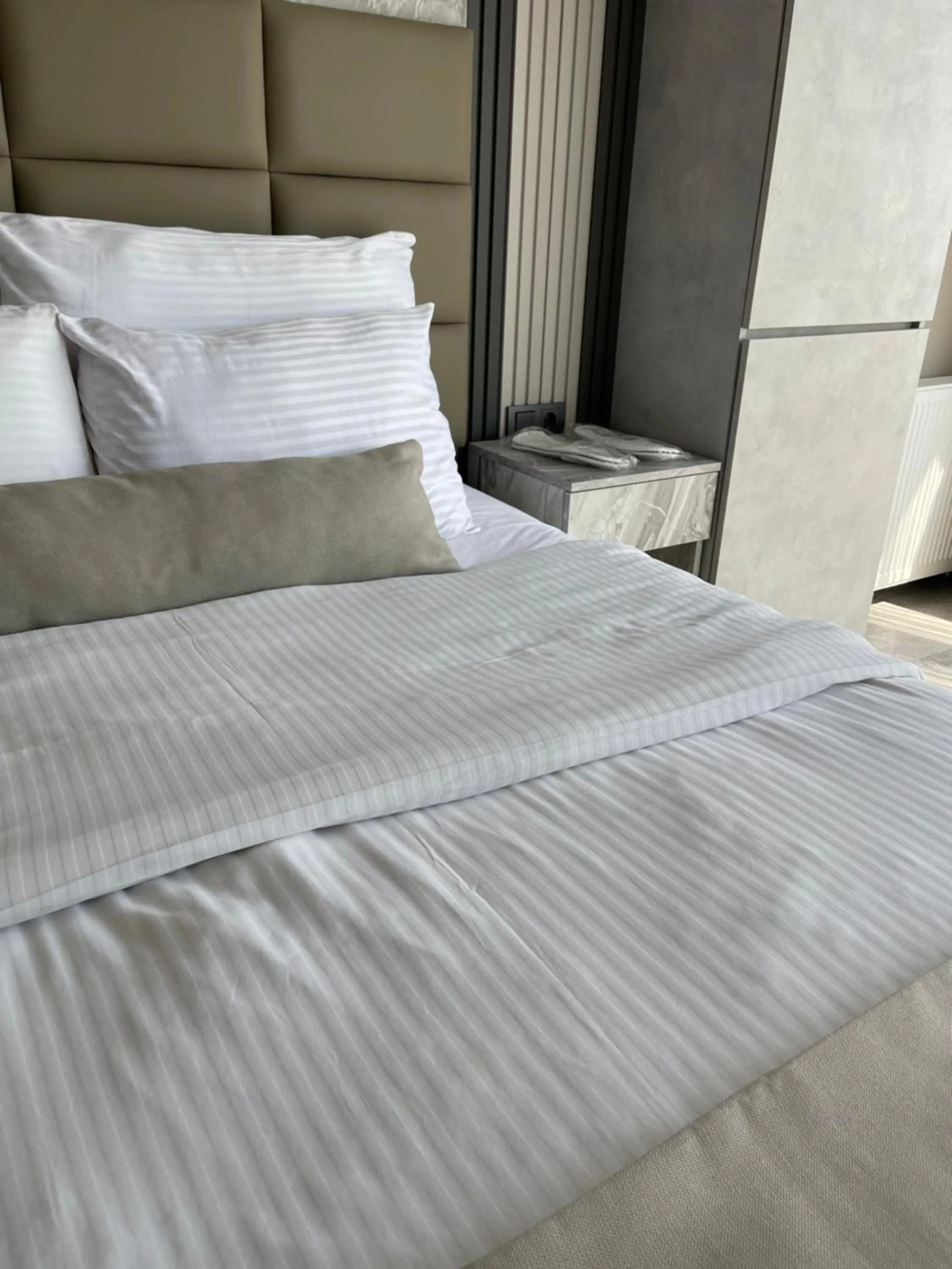 Bed in Aymira Suite Hotel