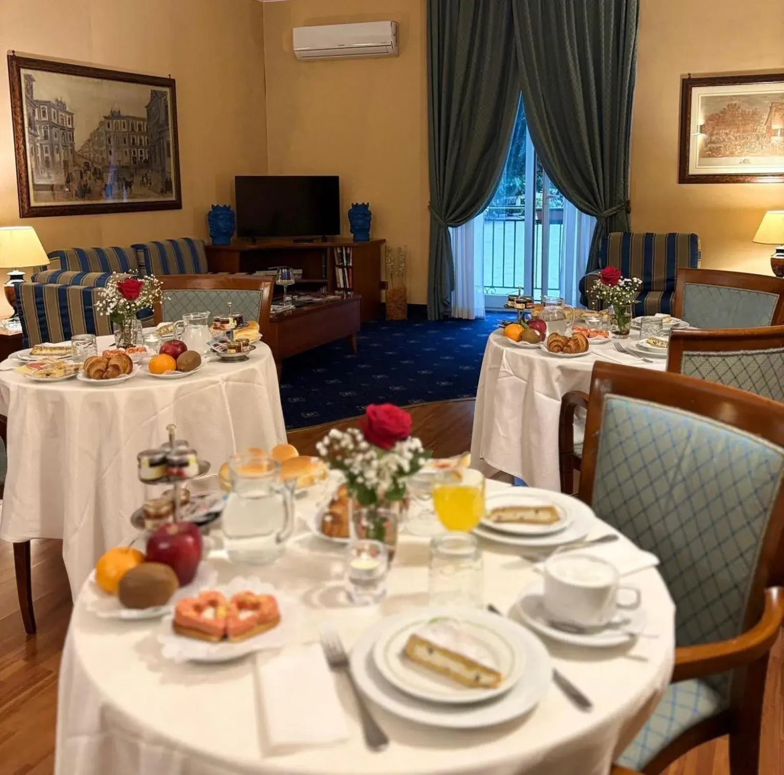 Restaurant/places to eat in Massimo Plaza Hotel Restaurant/places to eat in Massimo Plaza Hotel