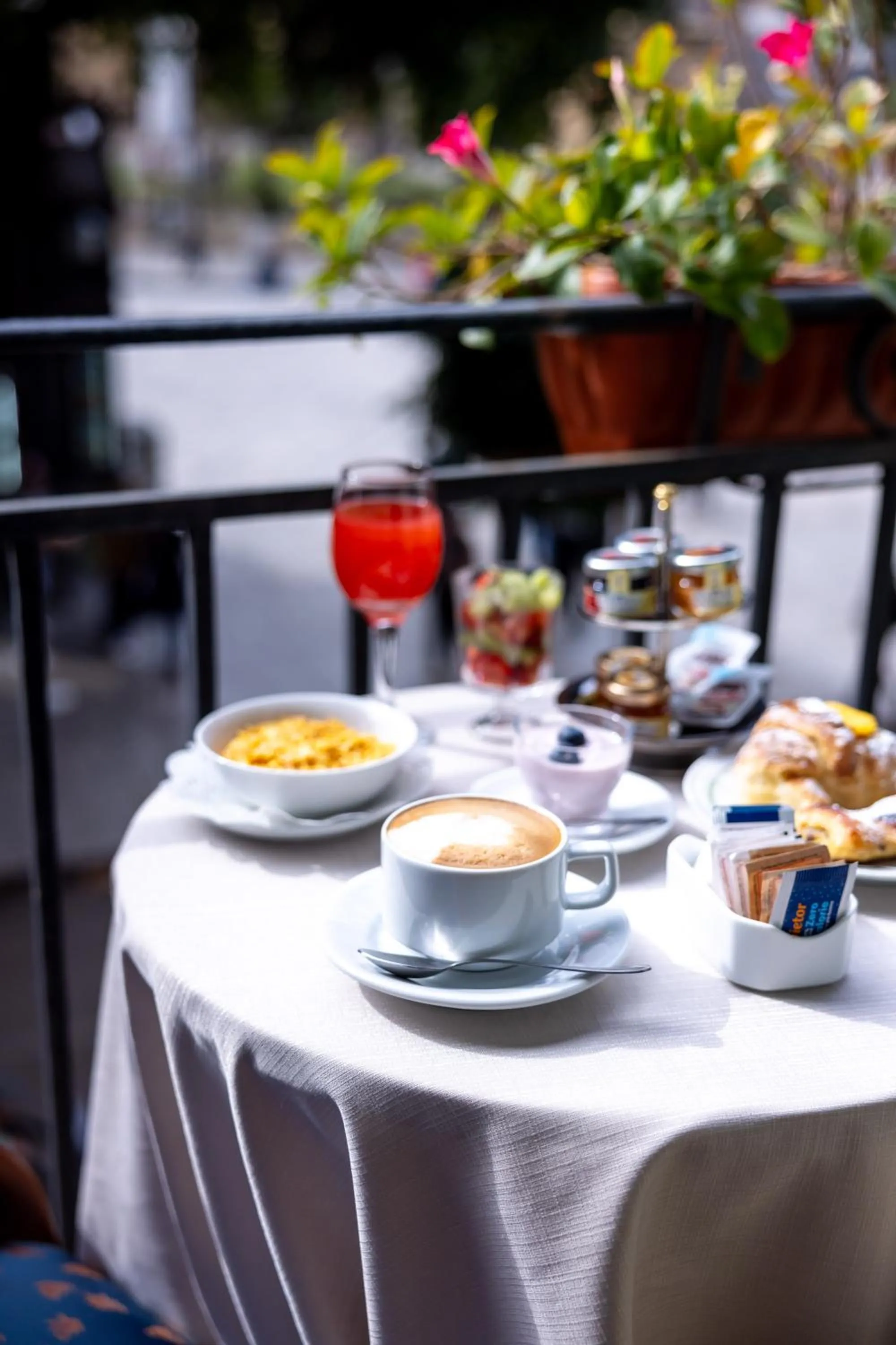 Breakfast in Massimo Plaza Hotel