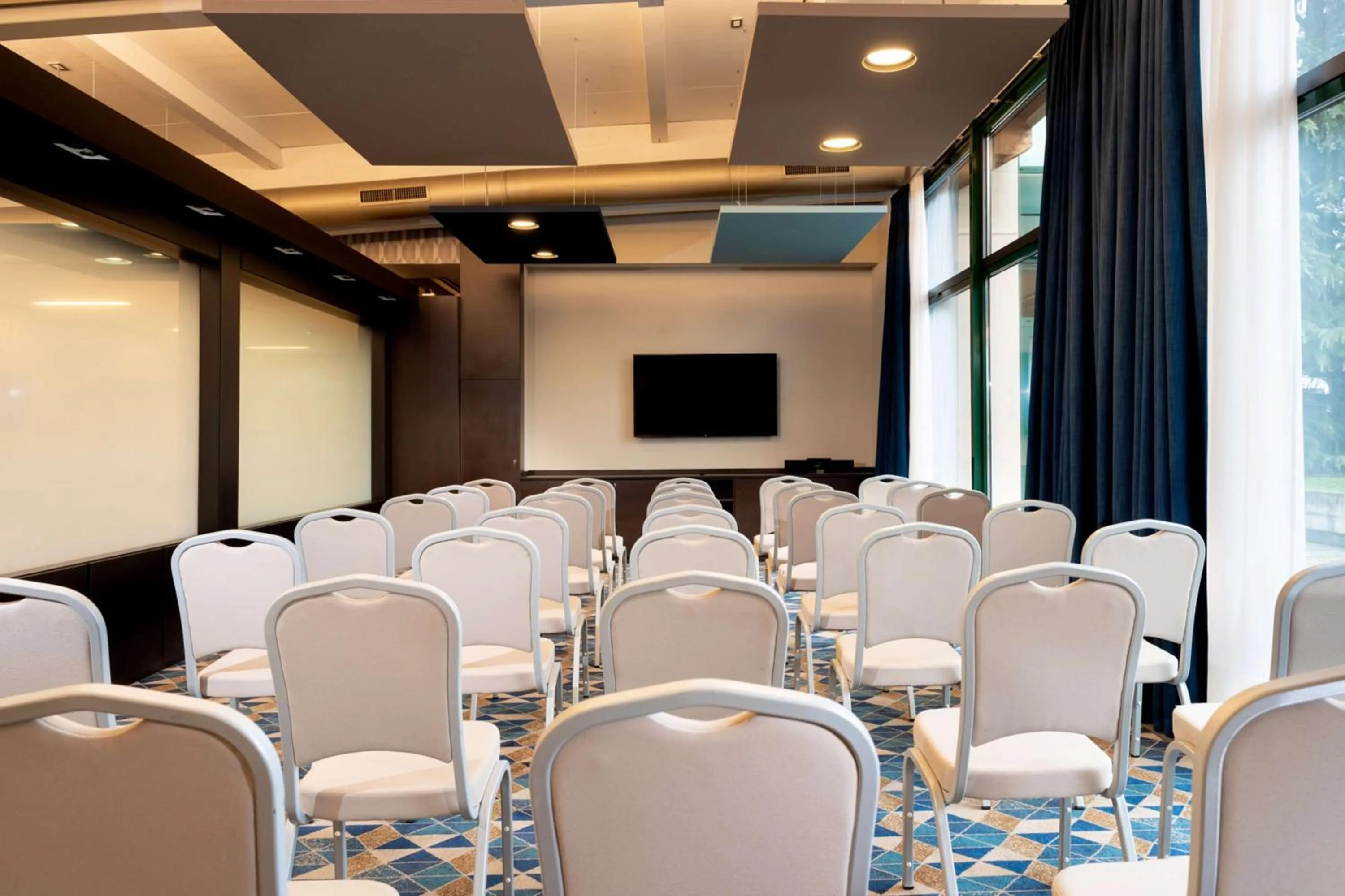 Meeting/conference room in Doubletree by Hilton Milan Malpensa Solbiate Olona