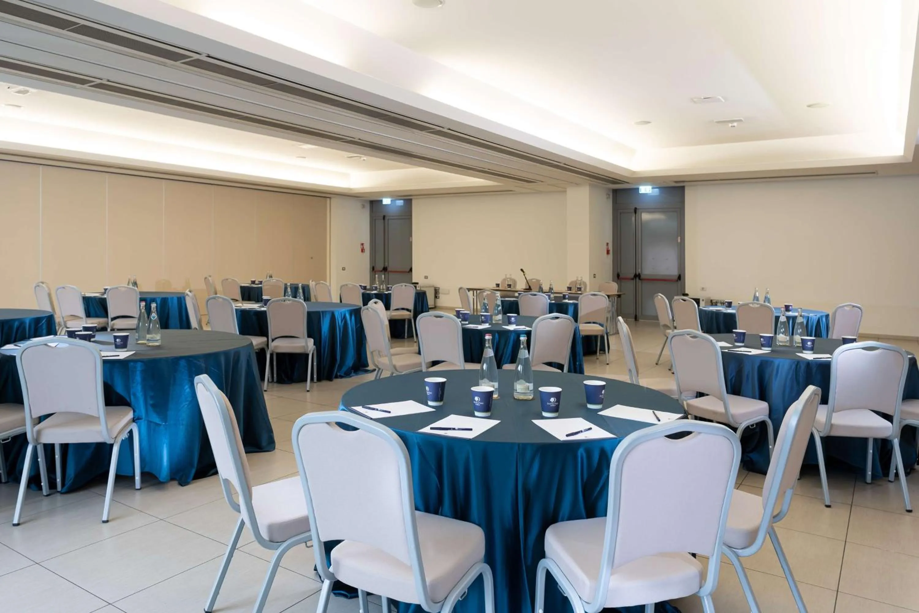 Meeting/conference room in Doubletree by Hilton Milan Malpensa Solbiate Olona