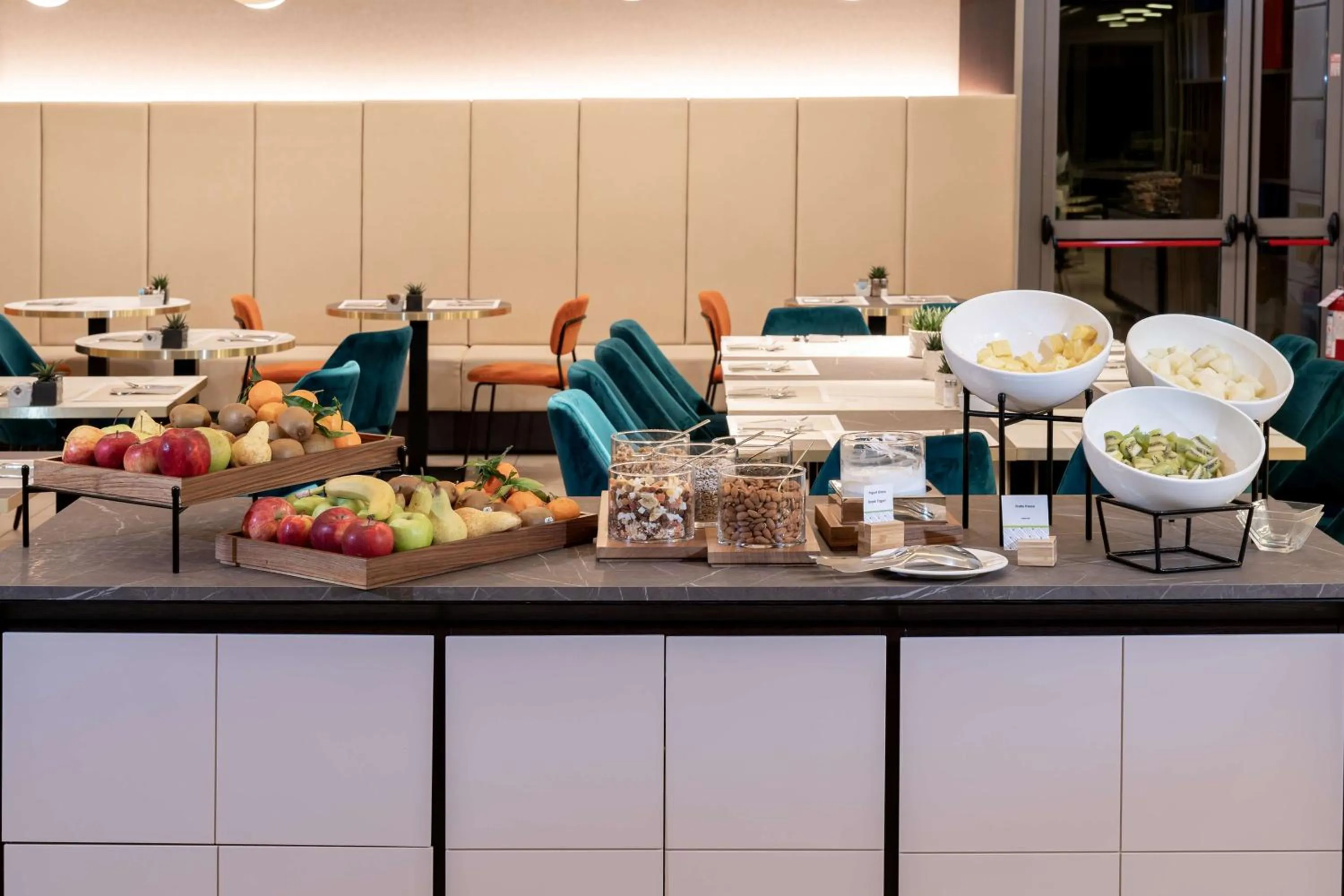 Meeting/conference room in Doubletree by Hilton Milan Malpensa Solbiate Olona