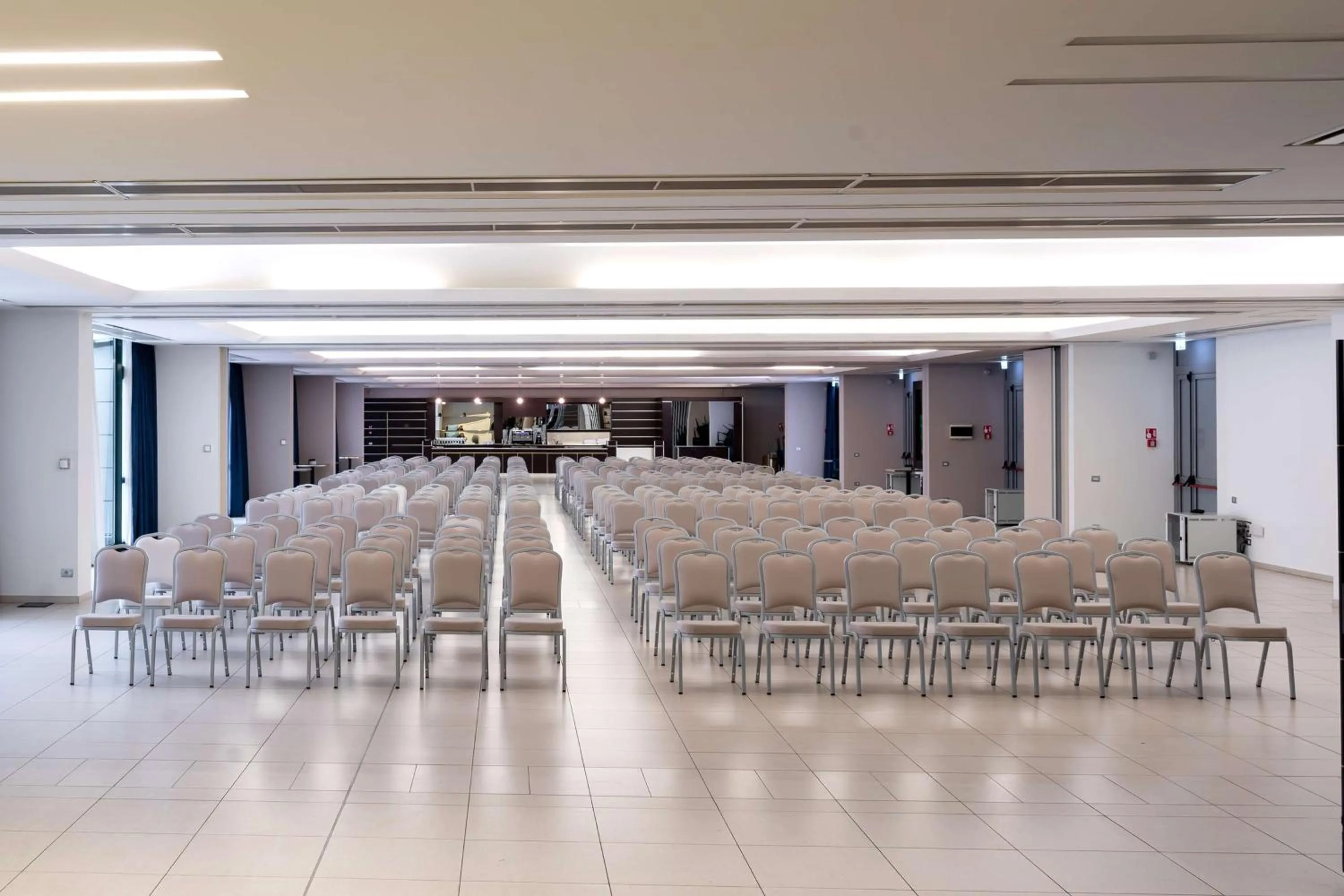 Meeting/conference room in Doubletree by Hilton Milan Malpensa Solbiate Olona