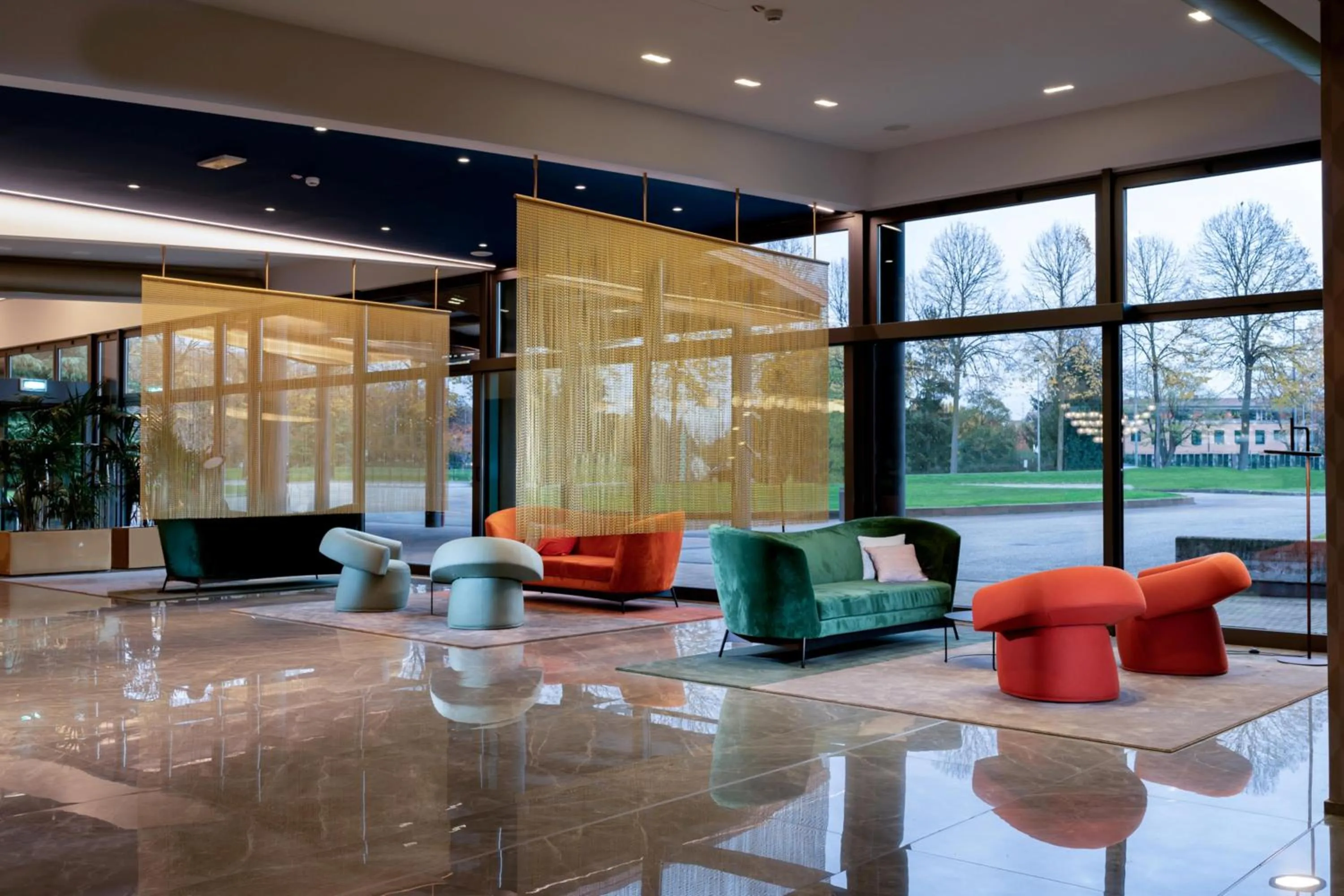 Lobby or reception in Doubletree by Hilton Milan Malpensa Solbiate Olona