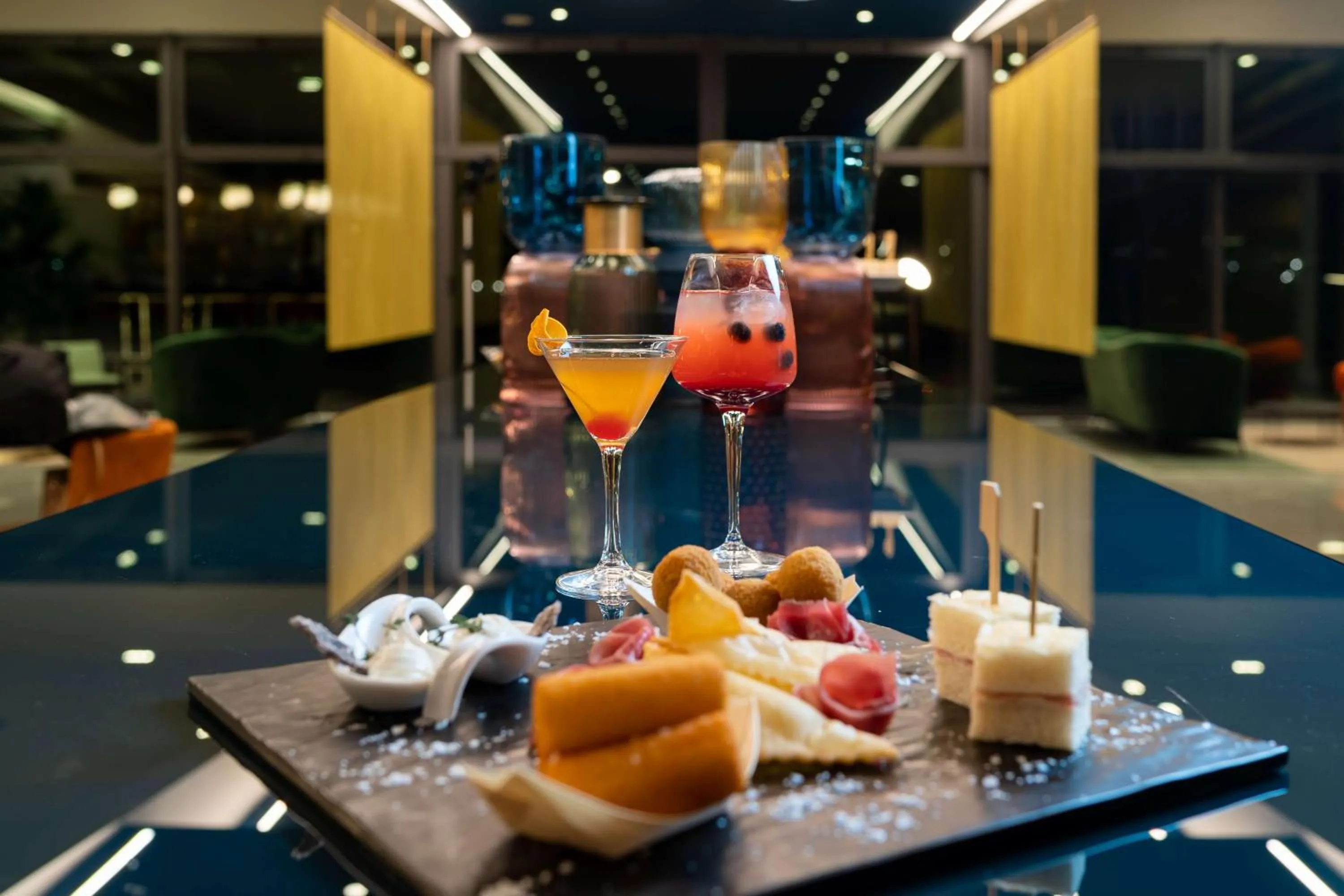 Restaurant/places to eat in Doubletree by Hilton Milan Malpensa Solbiate Olona